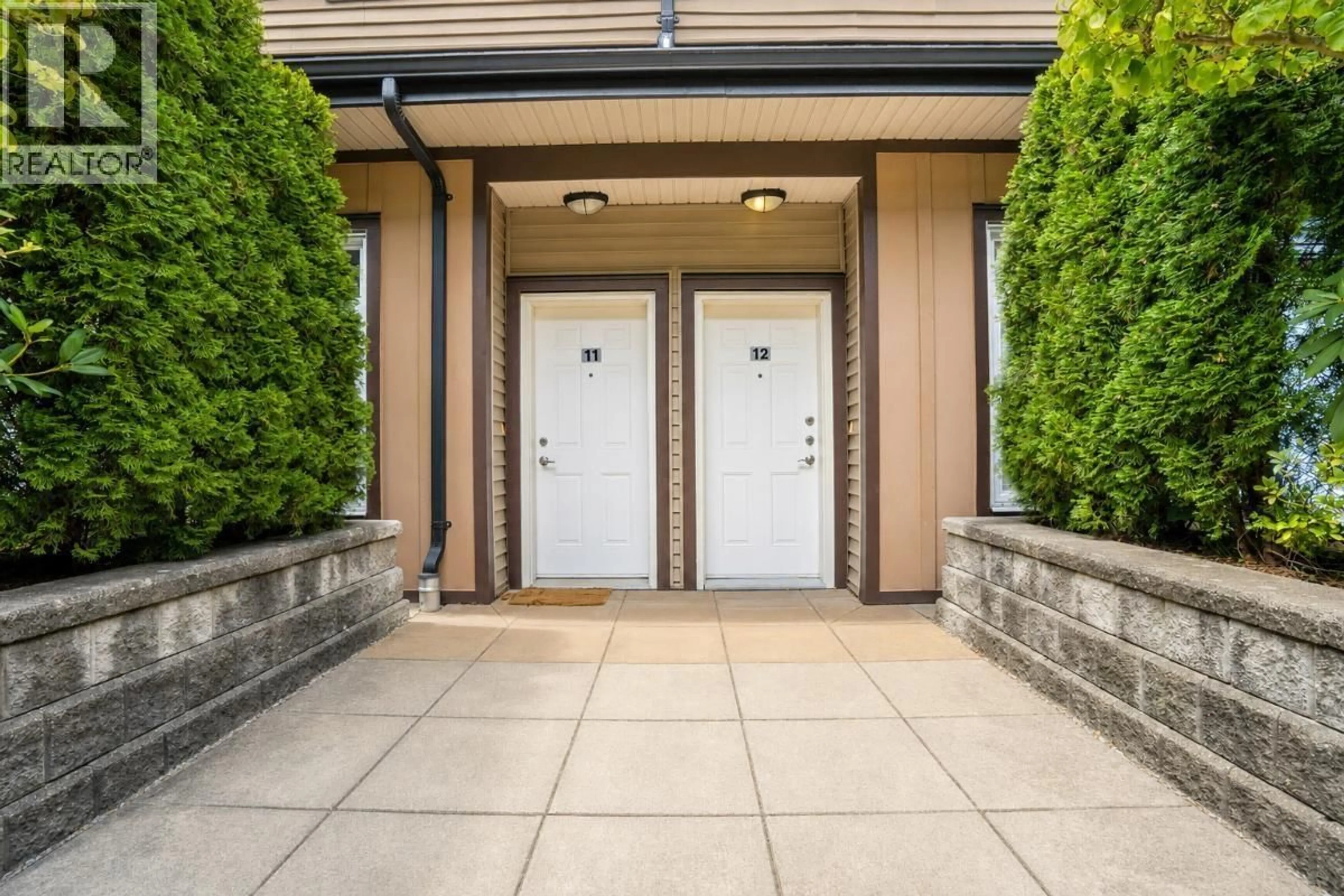 Indoor entryway for 12 - 6538 ELGIN AVENUE, Burnaby British Columbia V5H3S6