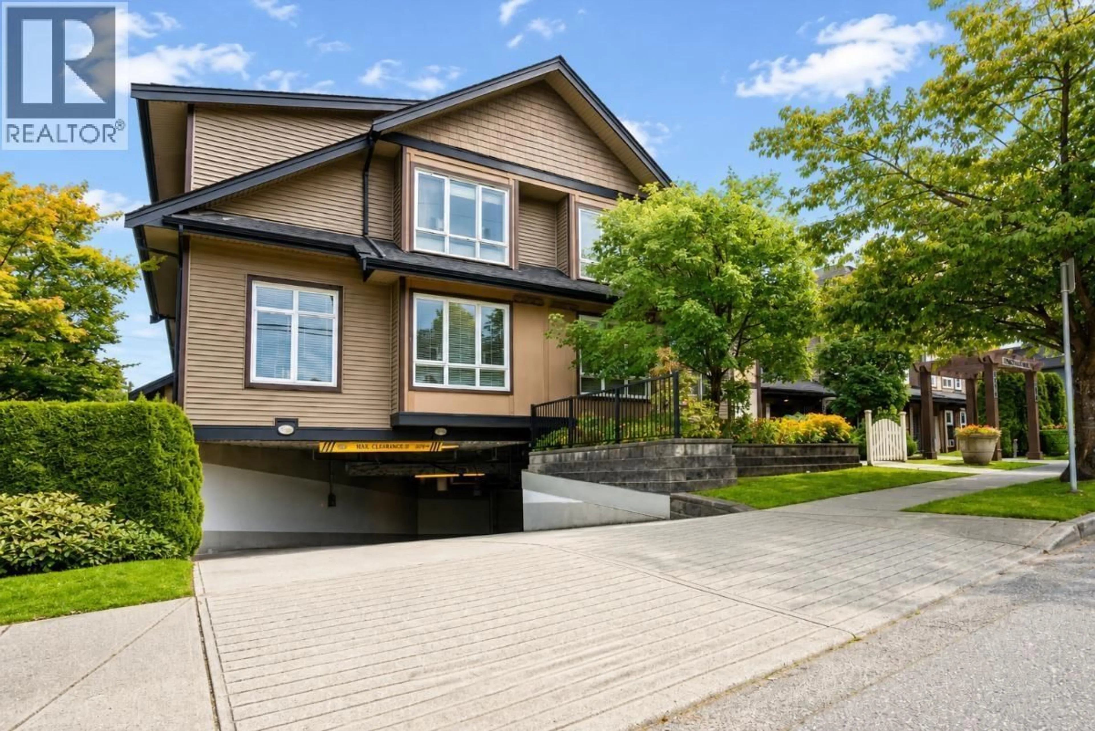 Home with brick exterior material, street for 12 - 6538 ELGIN AVENUE, Burnaby British Columbia V5H3S6