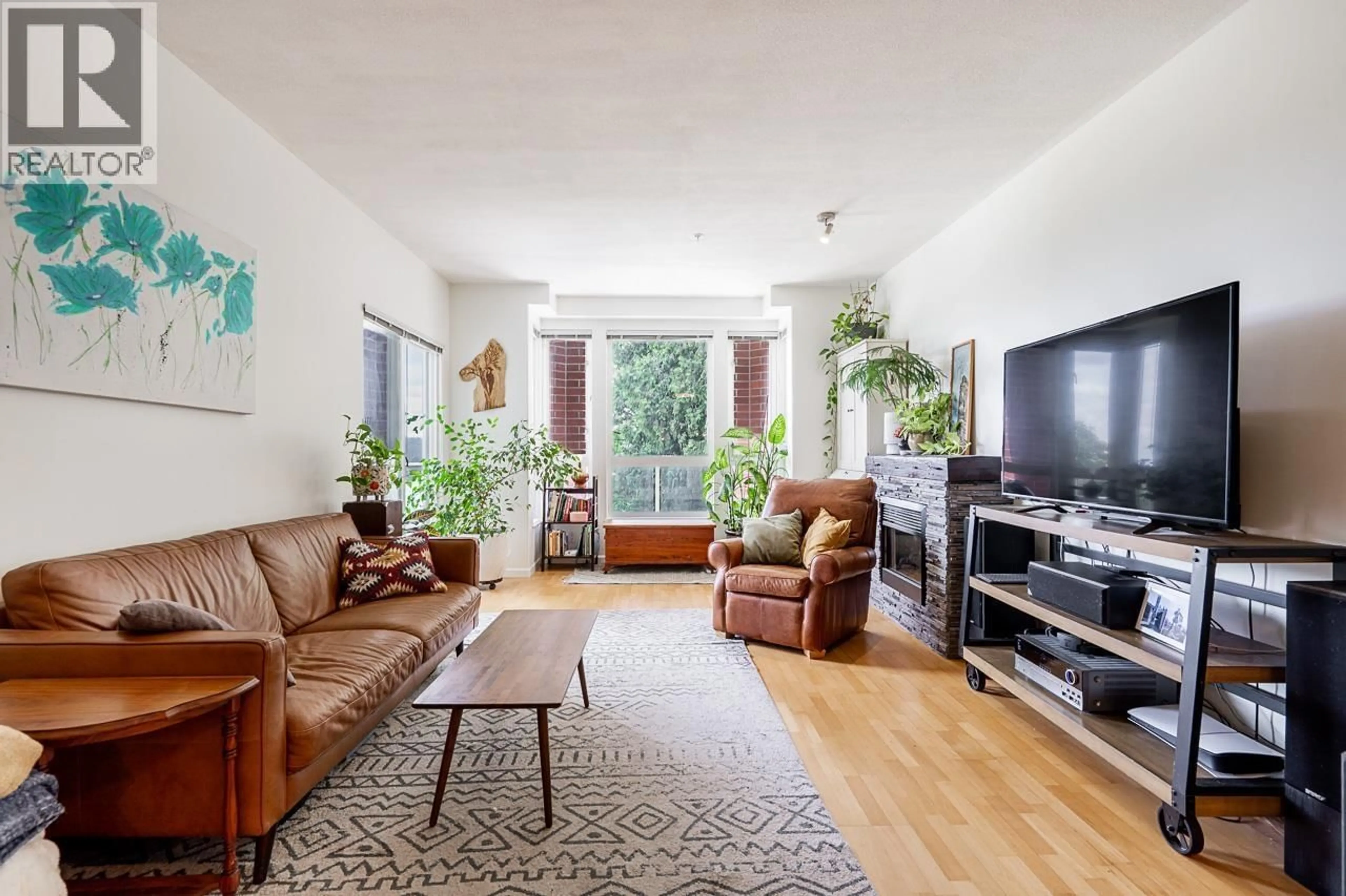 Living room with furniture, unknown for 316 - 14 ROYAL AVENUE, New Westminster British Columbia V3L5W5