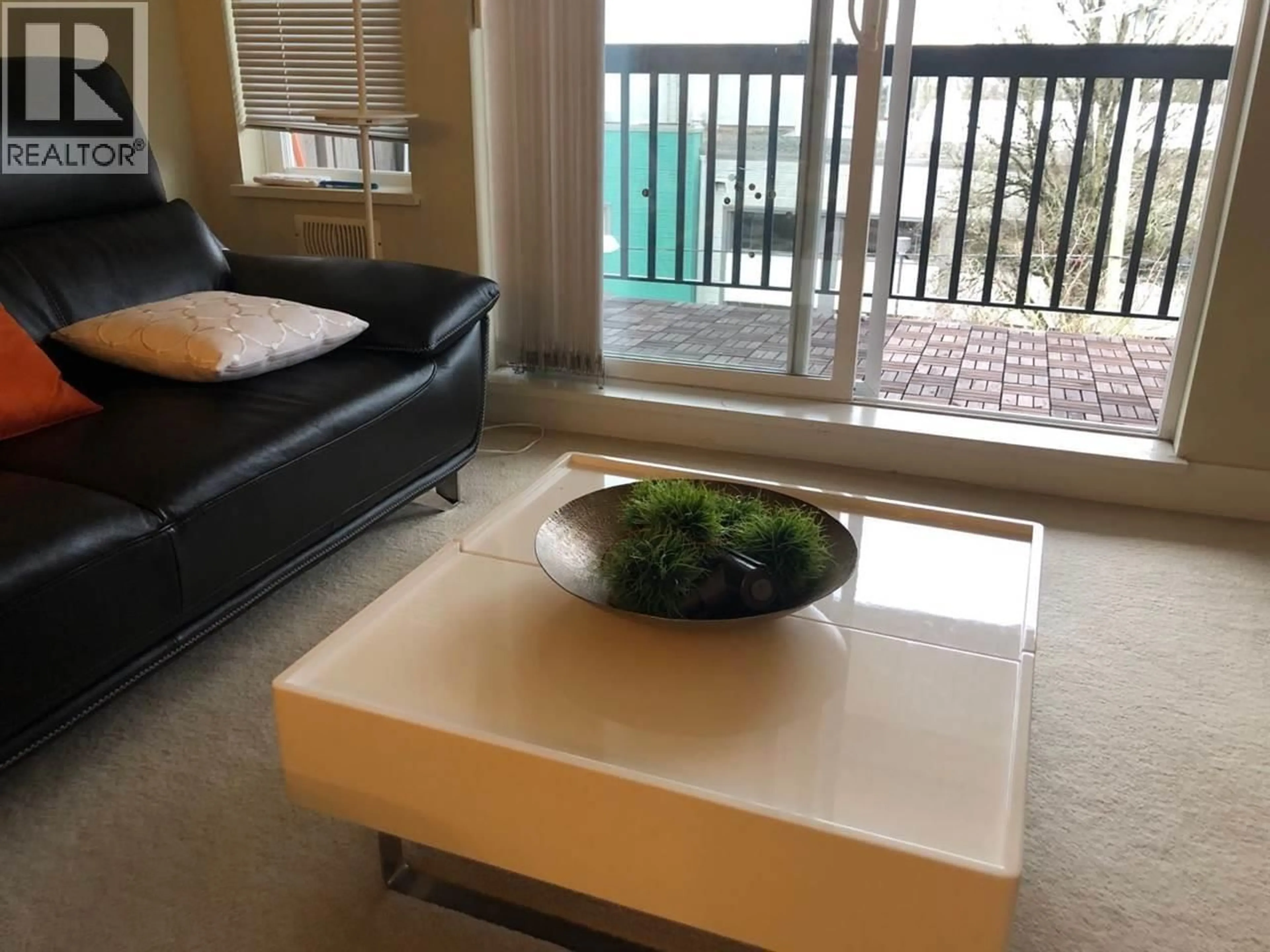 Living room with furniture, unknown for 412 - 995 59TH AVENUE, Vancouver British Columbia V6P6Z2
