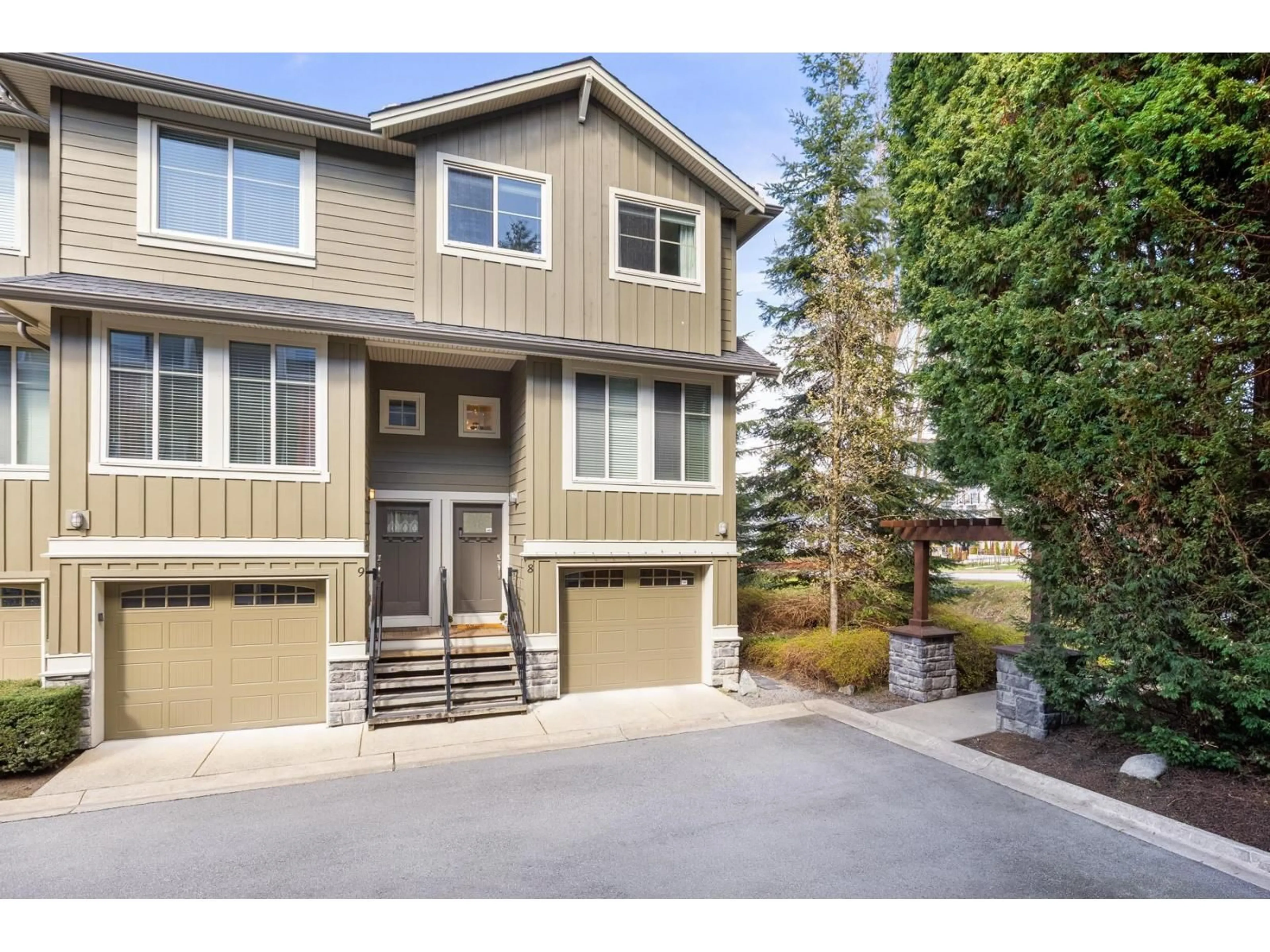 Home with vinyl exterior material, street for 8 - 3266 147 STREET, Surrey British Columbia V4P1Z8
