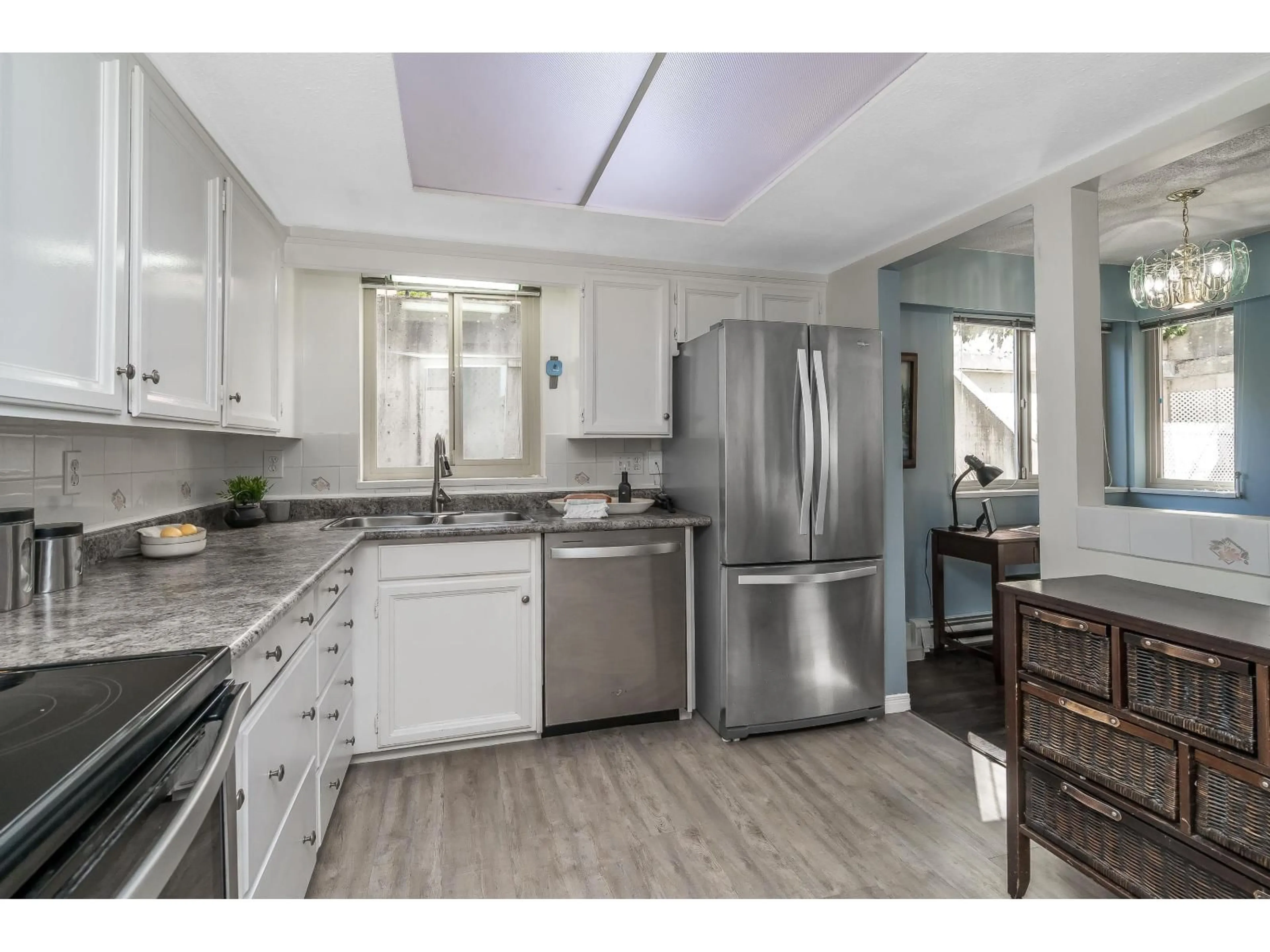 Unknown for 102 - 1368 FOSTER STREET, White Rock British Columbia V4B3X4
