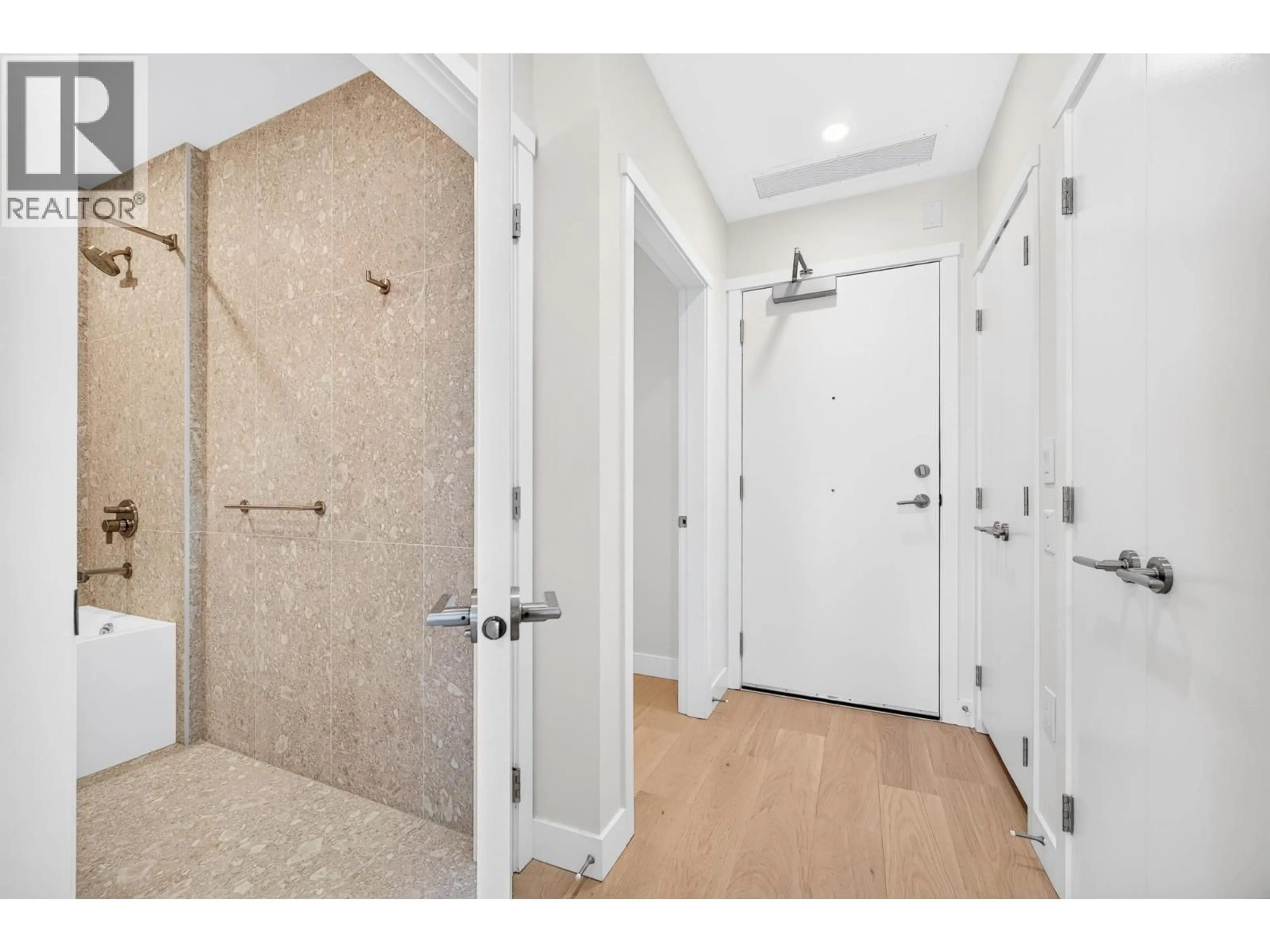 Indoor entryway for 116 - 5212 CAMBIE STREET, Vancouver British Columbia V5Z2Z7