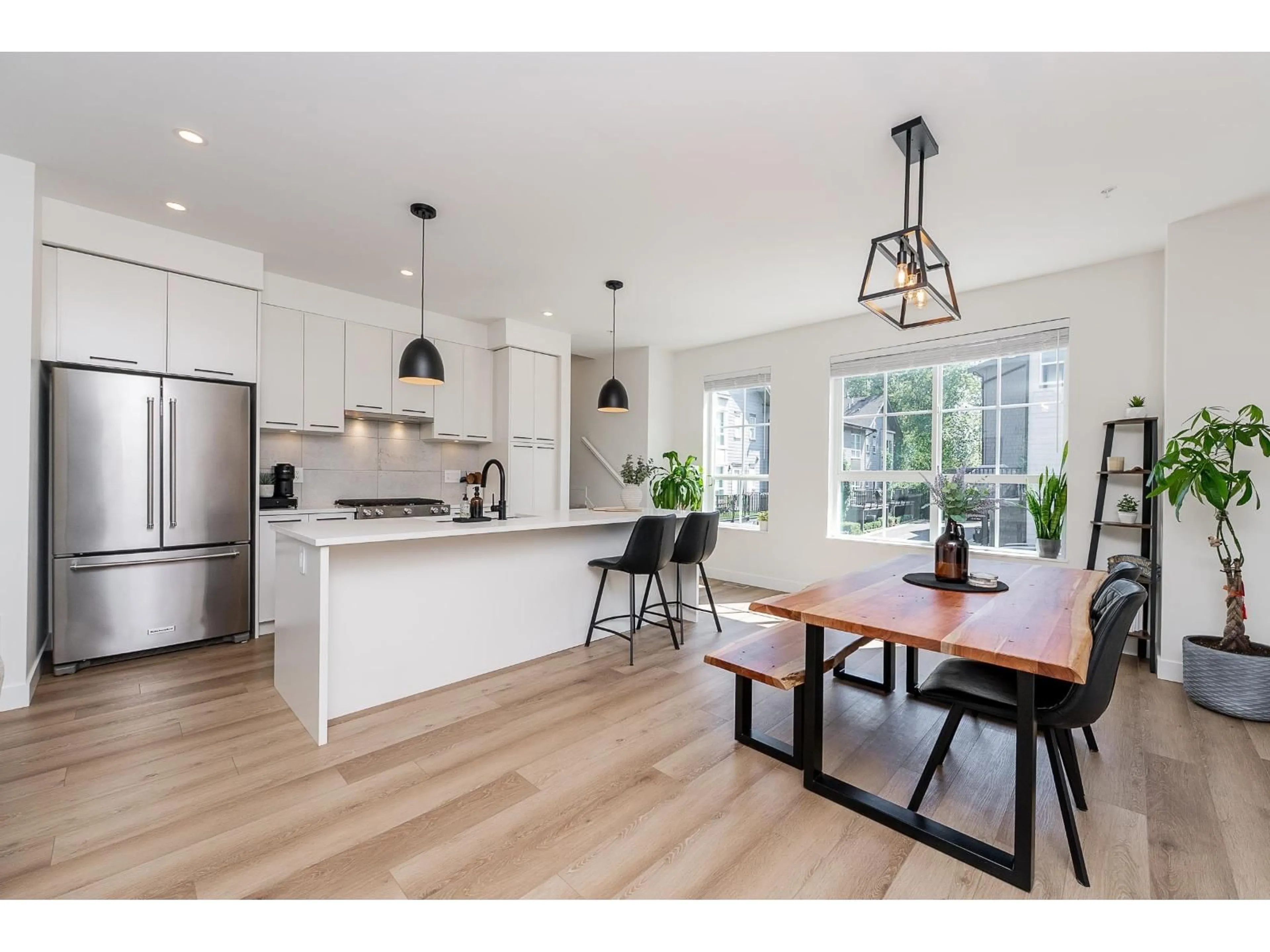 Open concept kitchen, wood/laminate floor for 19 - 8120 200A STREET, Langley British Columbia V2Y3X5