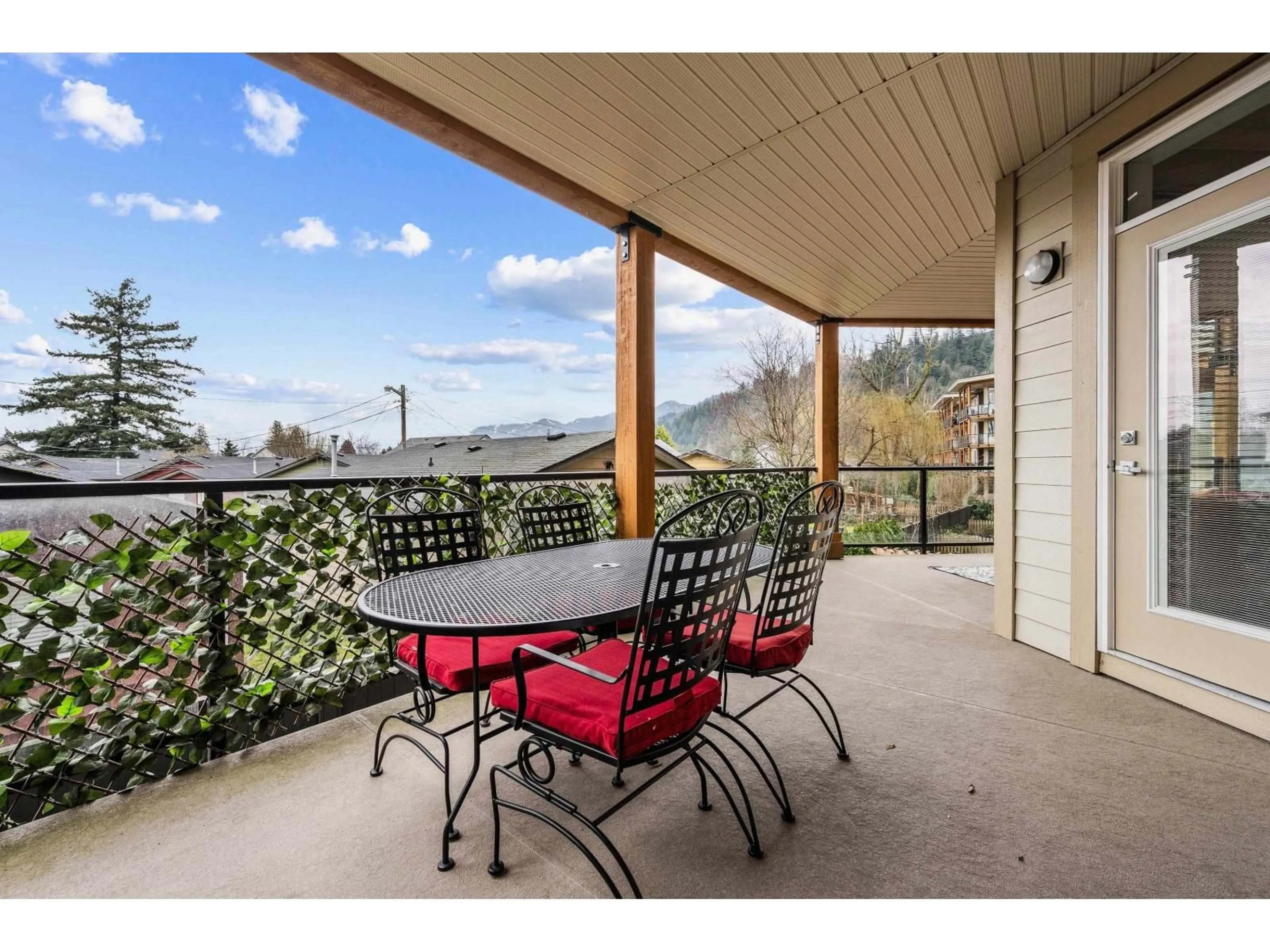 Patio, water/lake/river/ocean view for 210 - 45754 KEITH WILSON ROAD, Chilliwack British Columbia V2R6A9