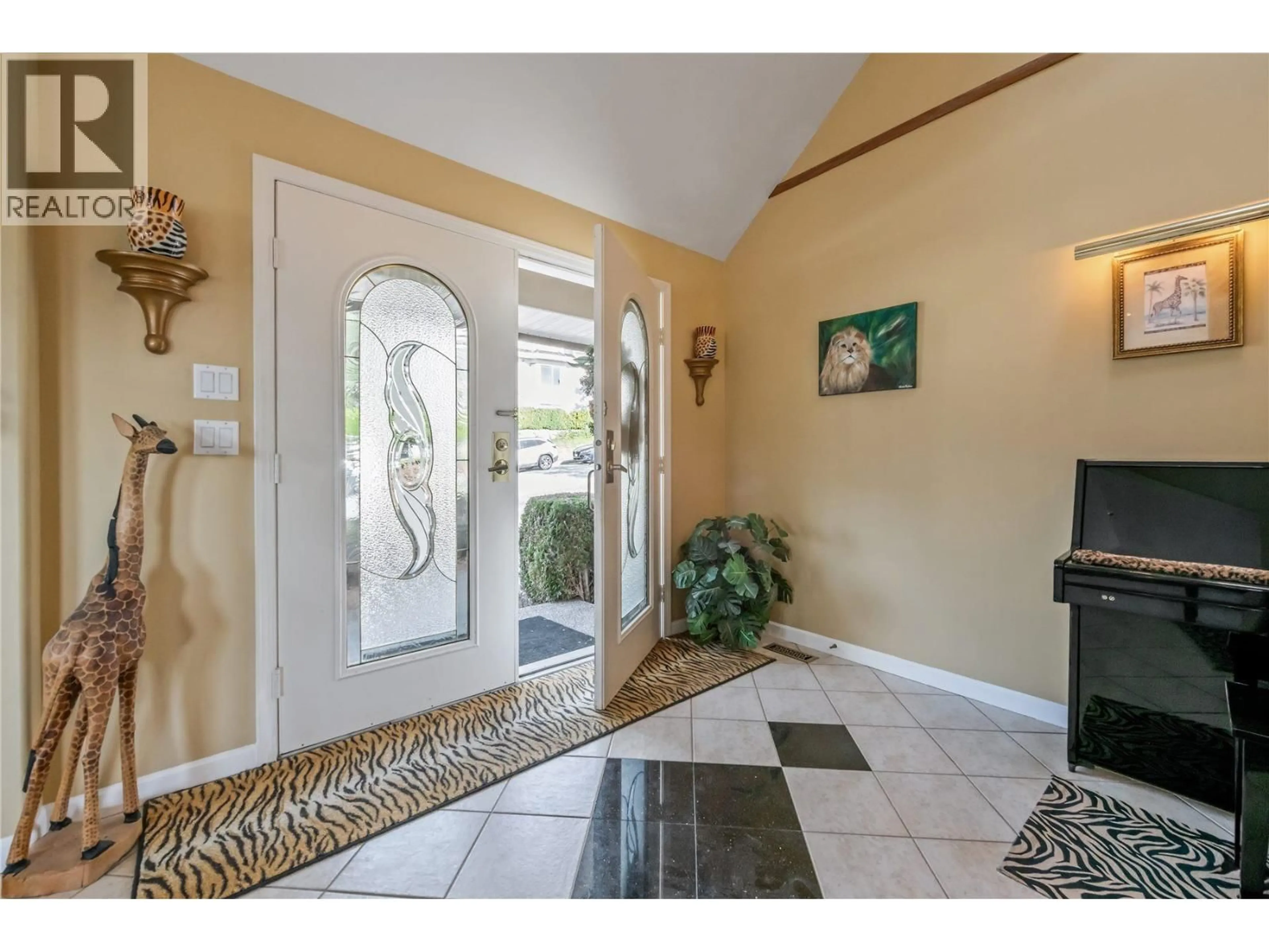 Indoor entryway for 1541 LODGEPOLE PLACE, Coquitlam British Columbia V3E2V8