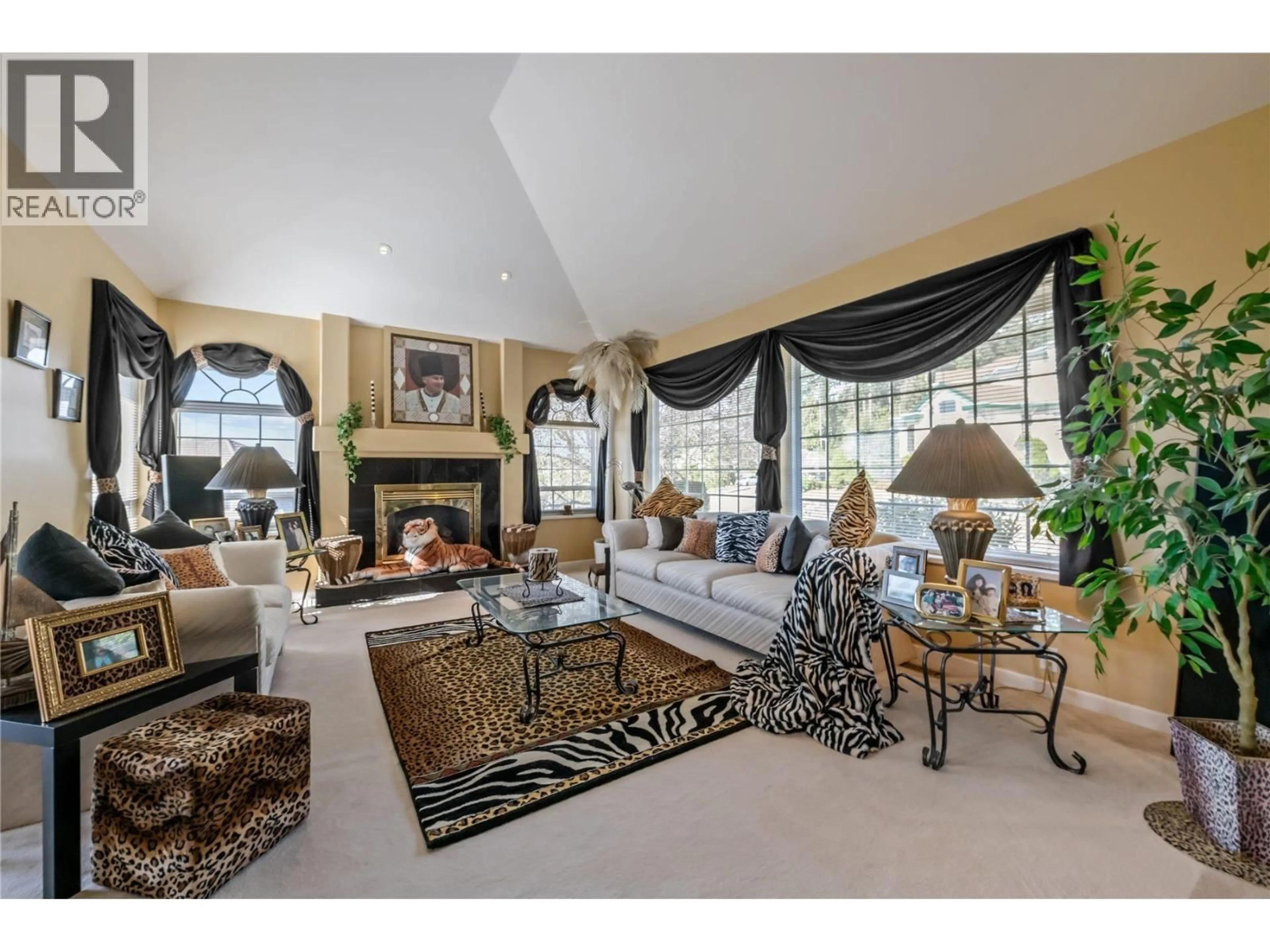 Living room with furniture, carpet floor for 1541 LODGEPOLE PLACE, Coquitlam British Columbia V3E2V8