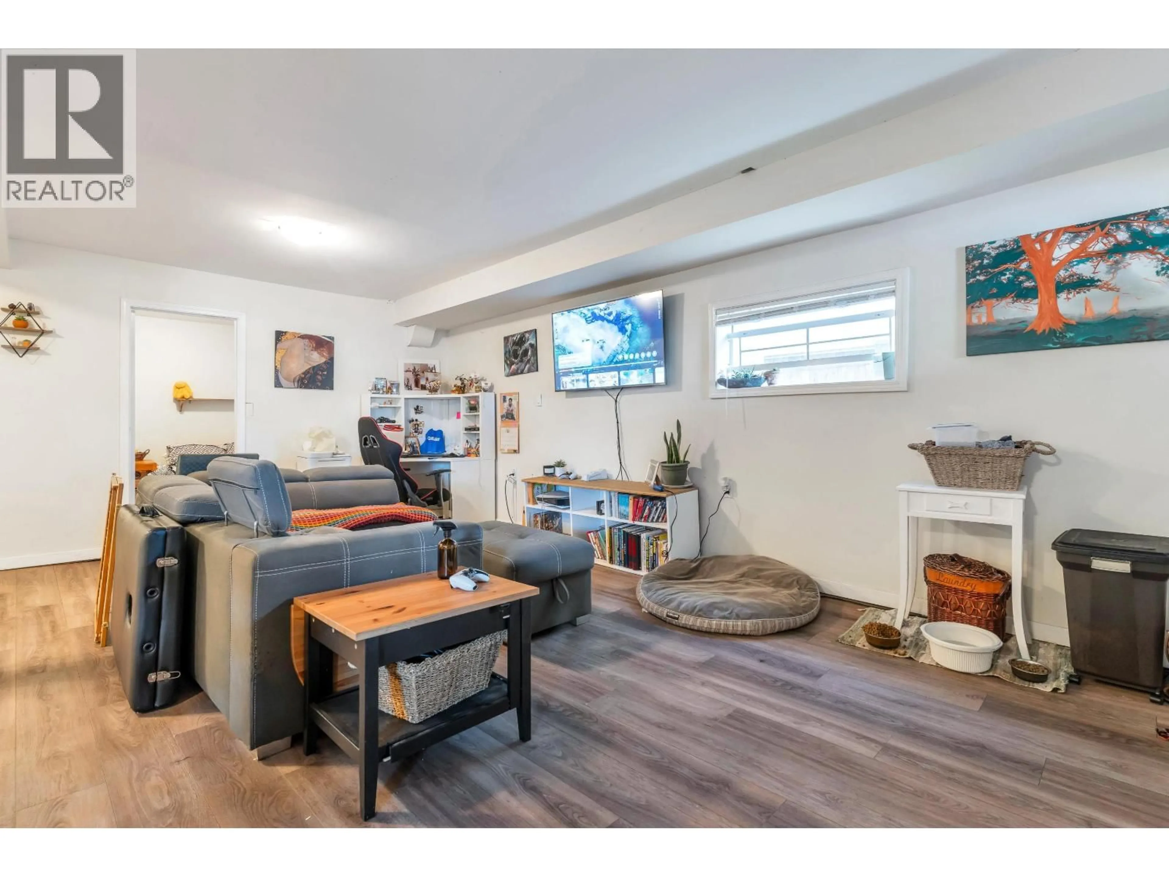 Living room with furniture, unknown for 5755 DUMFRIES STREET, Vancouver British Columbia V5P3A7