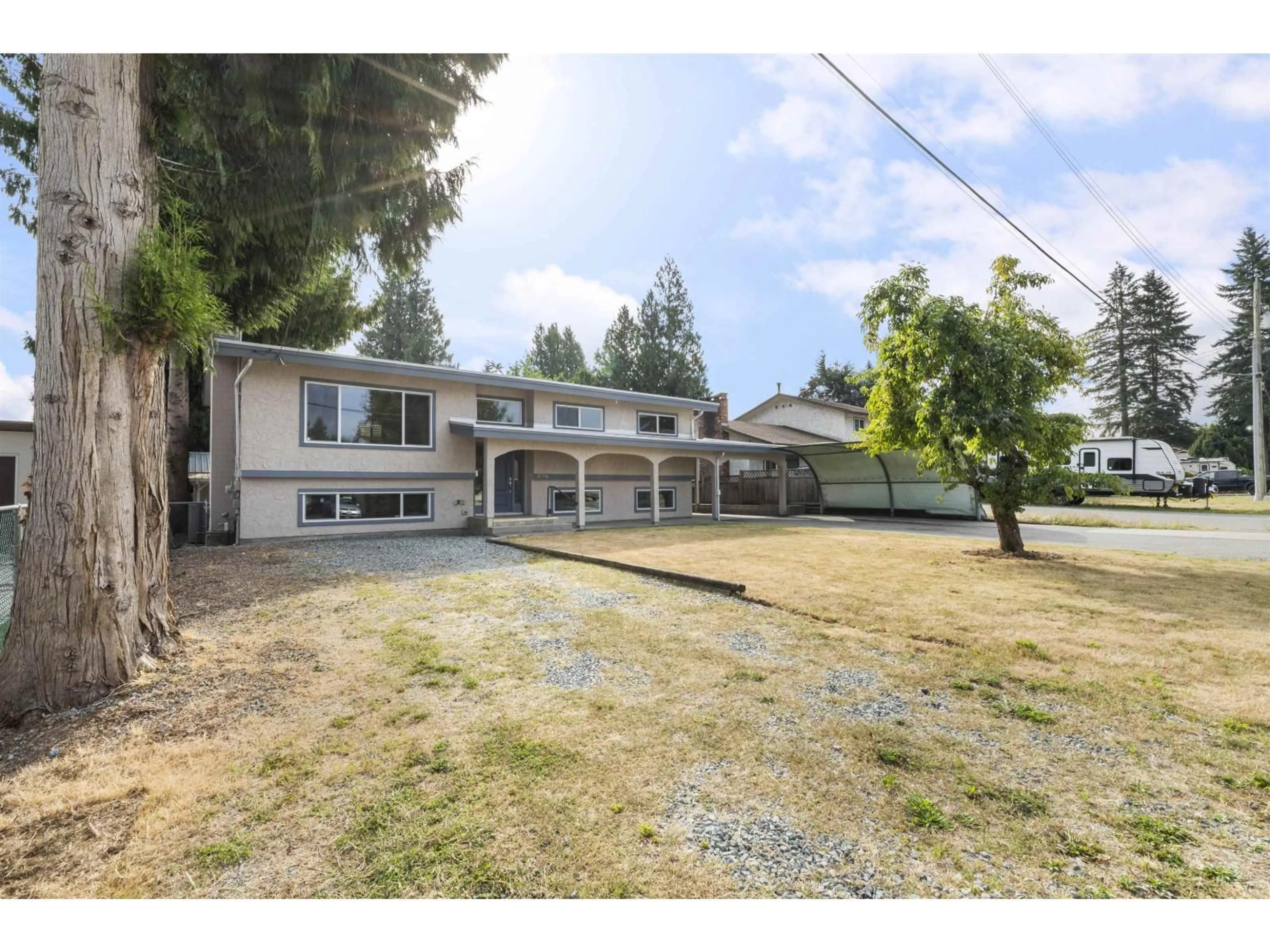 A pic from outside/outdoor area/front of a property/back of a property/a pic from drone, unknown for 2170 WILDWOOD STREET, Abbotsford British Columbia V2S2Y8