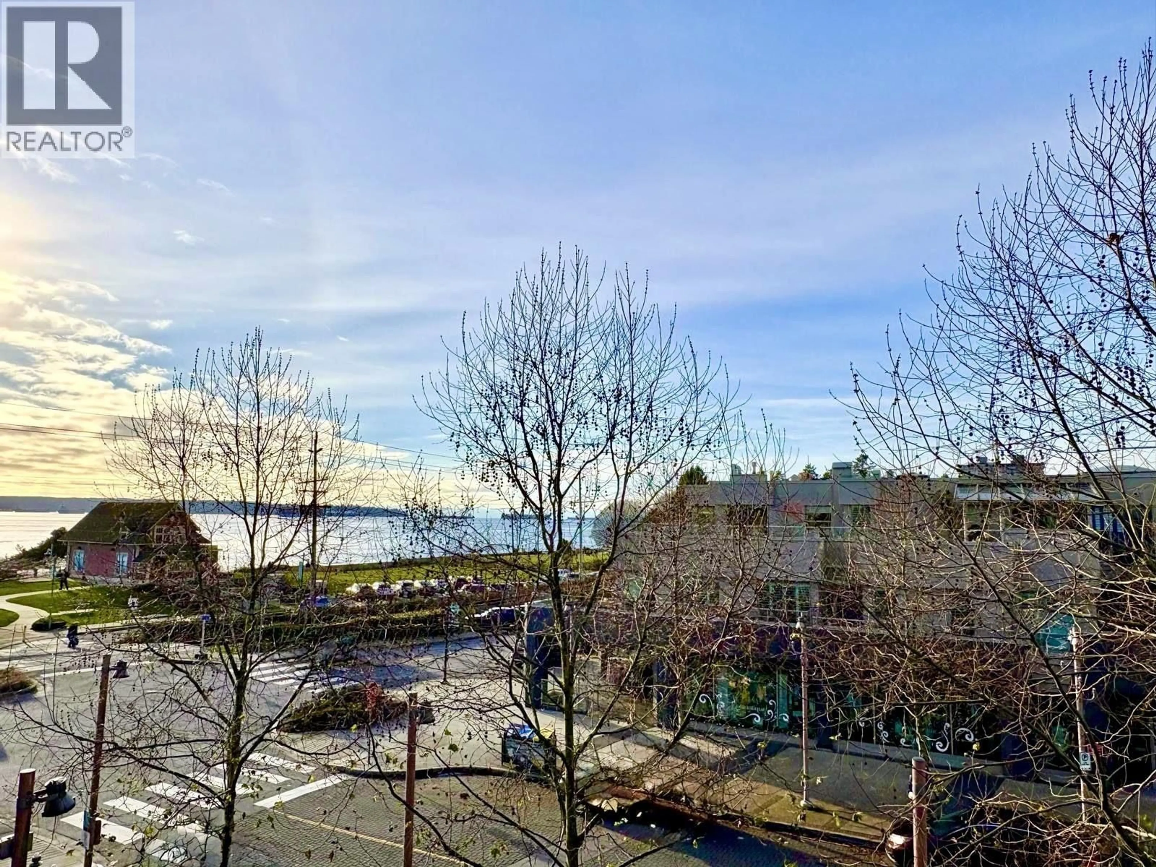 A pic from outside/outdoor area/front of a property/back of a property/a pic from drone, water/lake/river/ocean view for 209 - 1355 BELLEVUE AVENUE, West Vancouver British Columbia V7T0B4