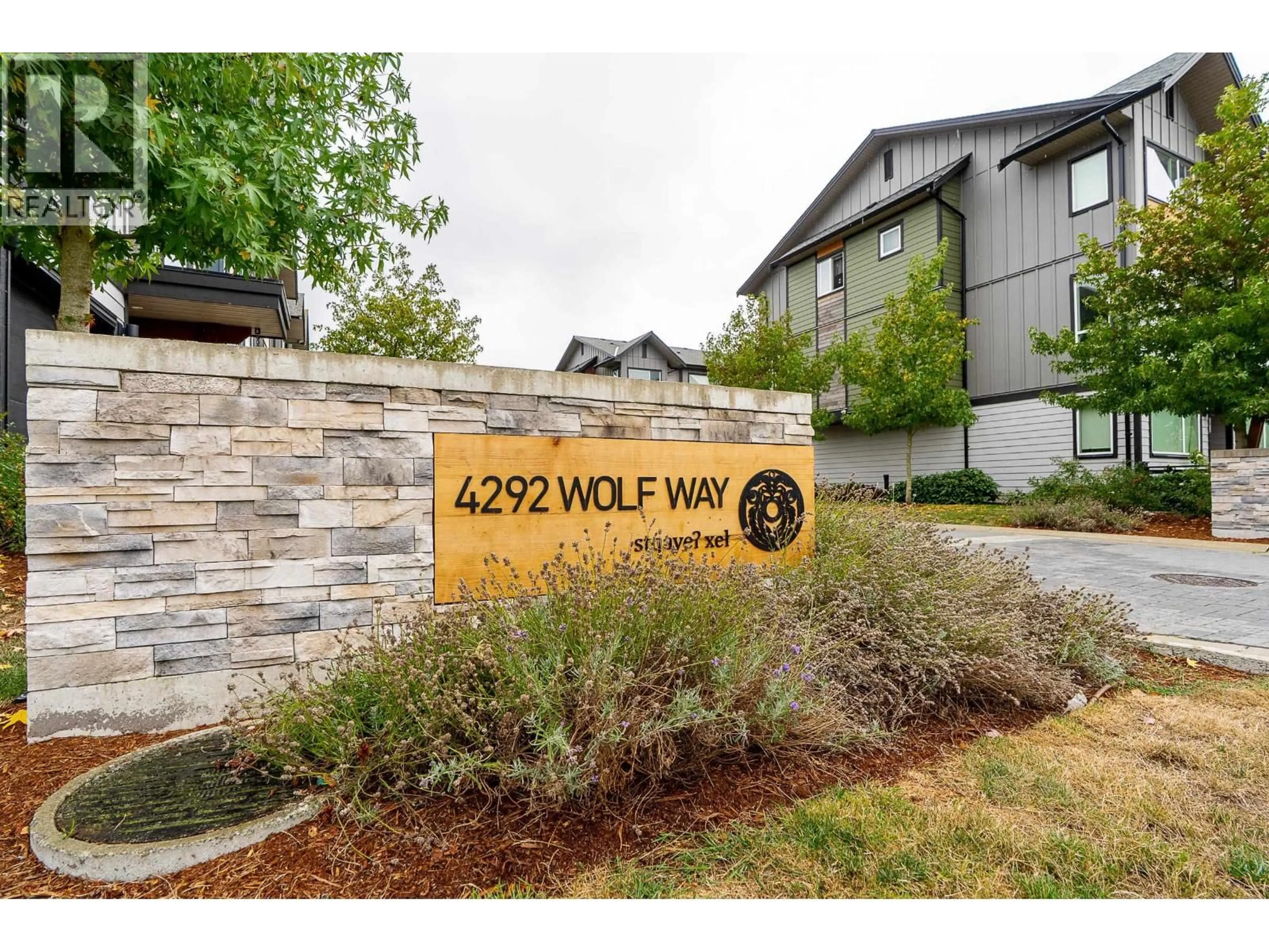 Indoor foyer for 53 - 4292 WOLF WAY, Tsawwassen British Columbia V4M0E1