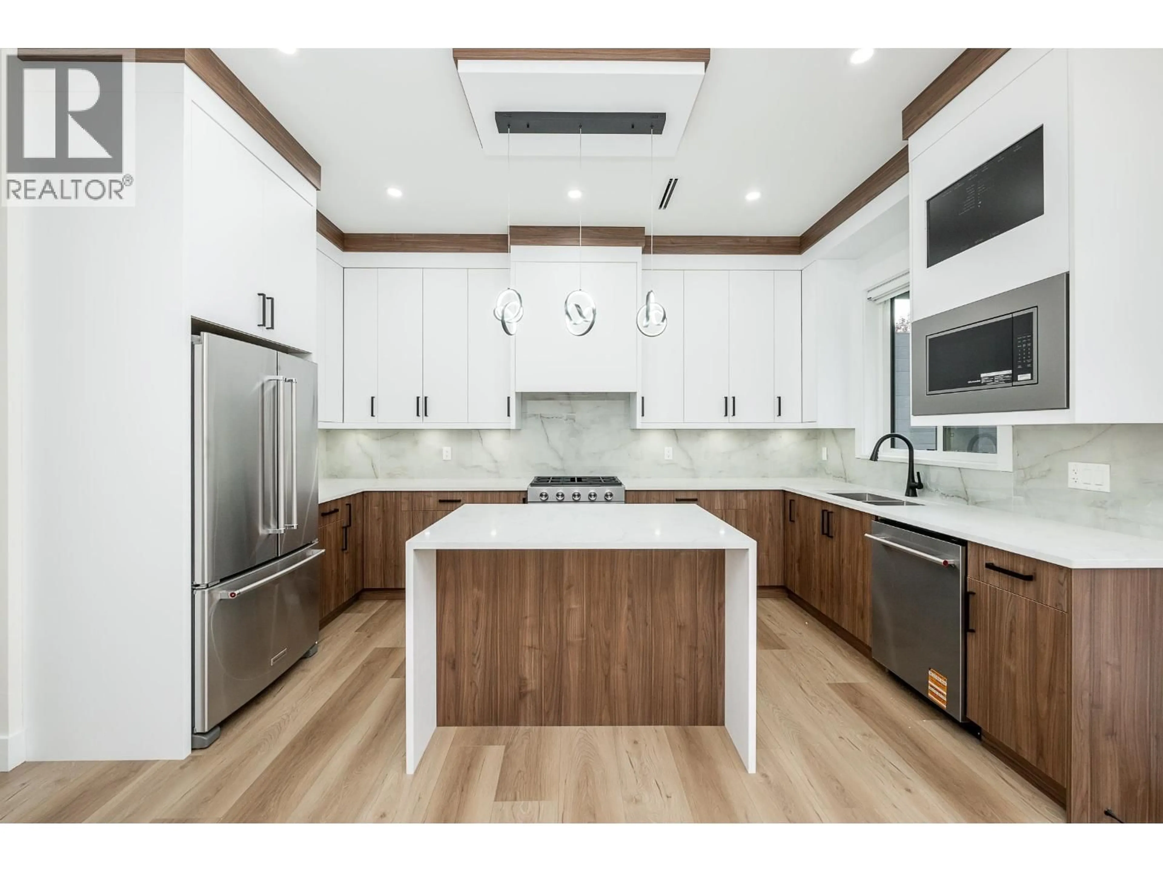 Contemporary kitchen, unknown for 101 - 1149 DANSEY AVENUE, Coquitlam British Columbia V3K3H5
