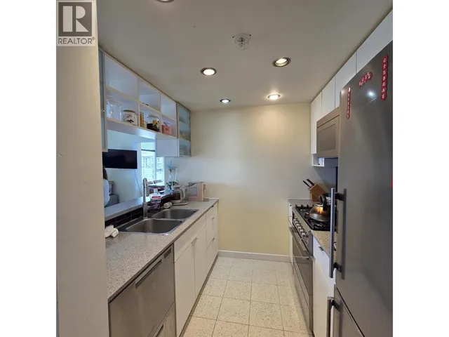 3008 - 939 EXPO BOULEVARD, Vancouver 3