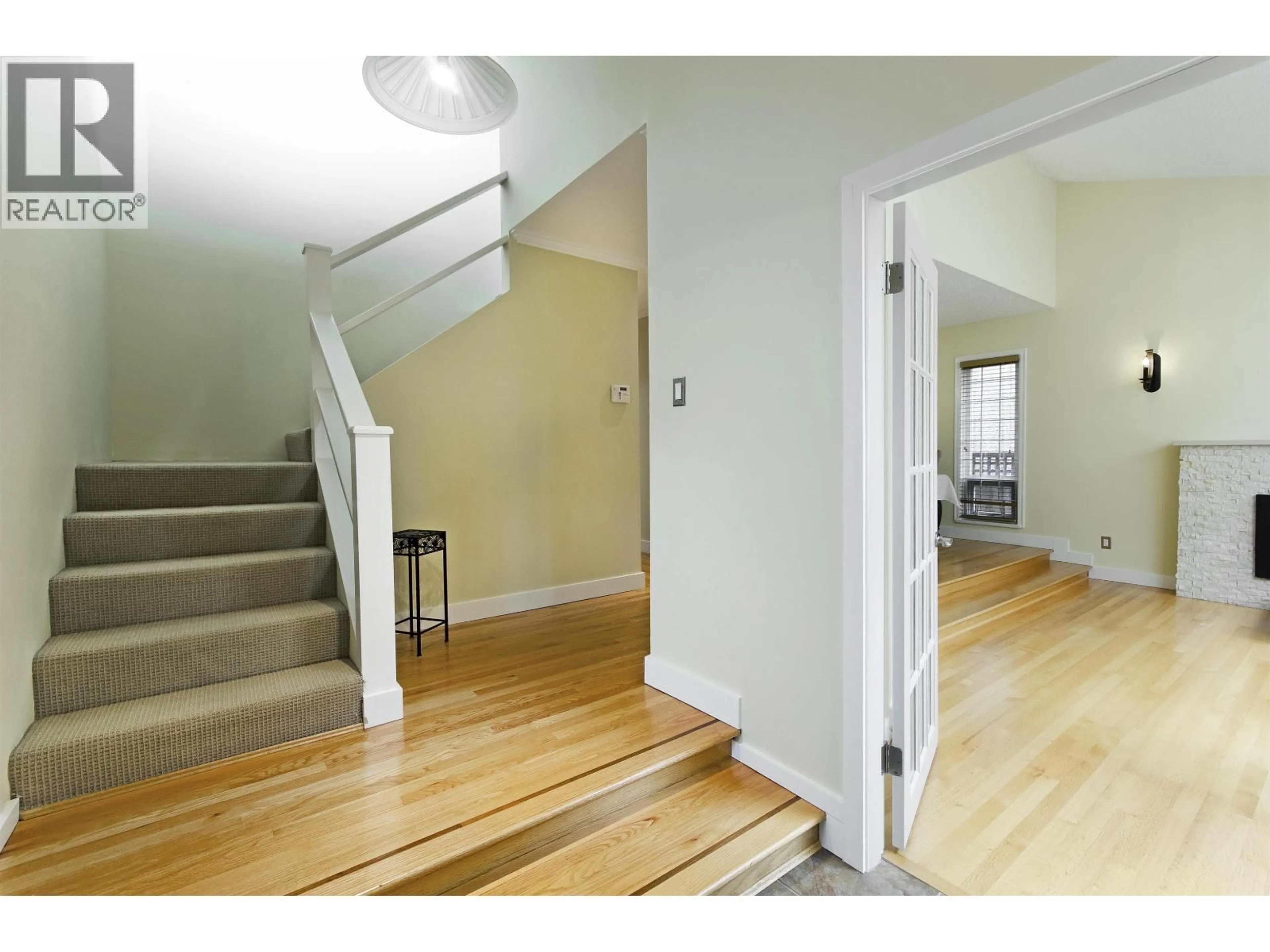 Unknown for 4063 33RD AVENUE, Vancouver British Columbia V6N2H9