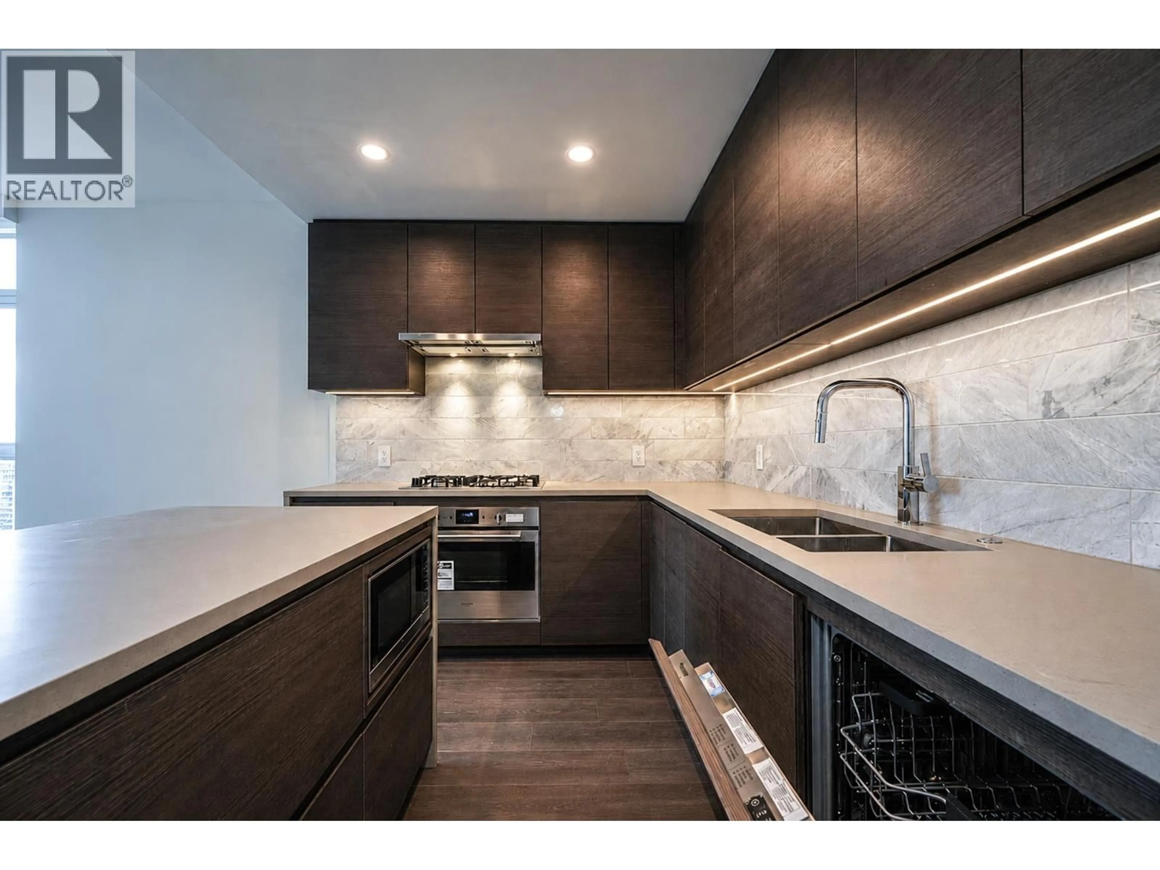 Unknown for 2811 - 2108 GILMORE AVENUE, Burnaby British Columbia V6P0G7