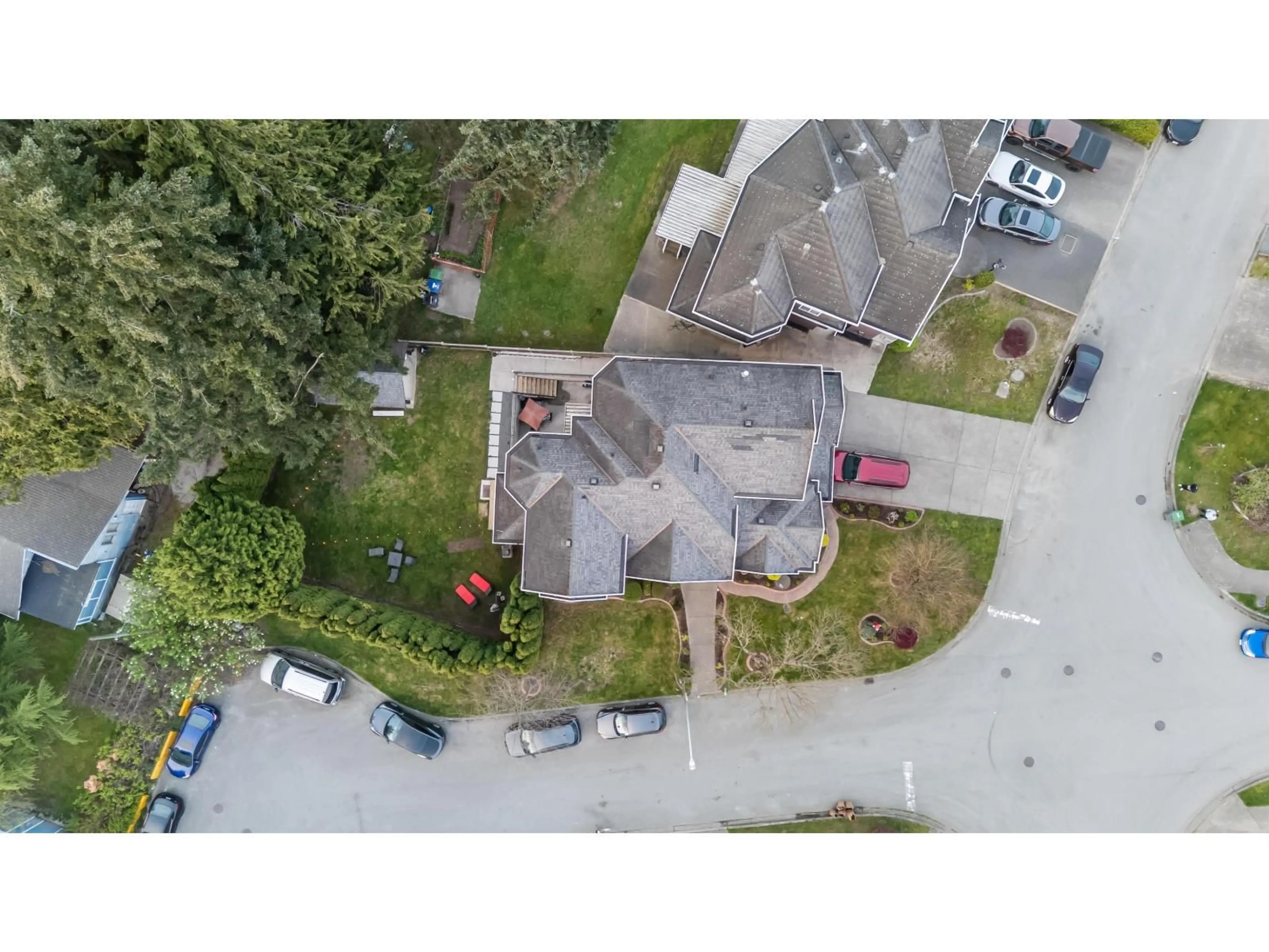 A pic from outside/outdoor area/front of a property/back of a property/a pic from drone, street for 7918 147A STREET, Surrey British Columbia V3S2T8