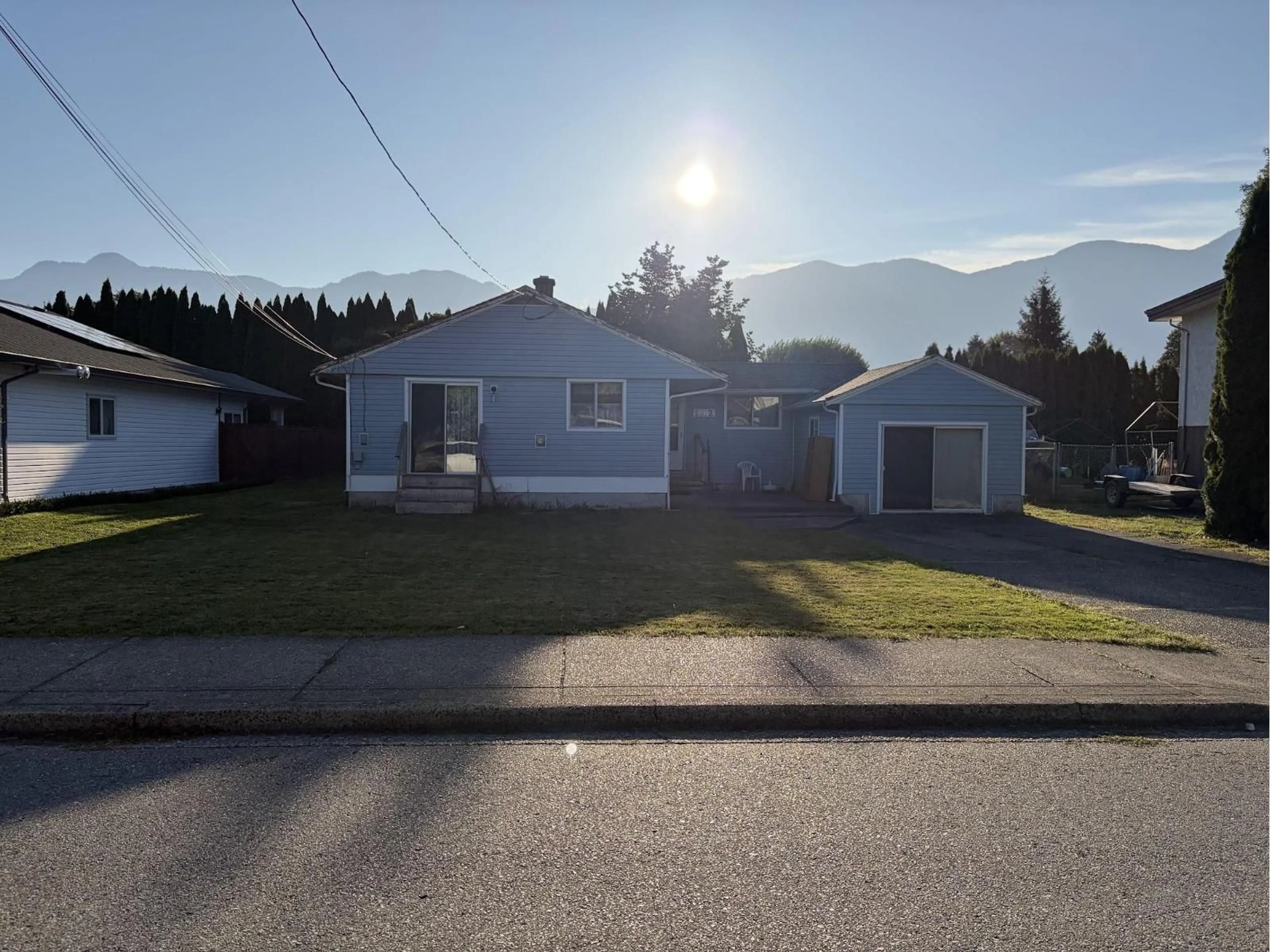 A pic from outside/outdoor area/front of a property/back of a property/a pic from drone, street for 1682 PARKWOOD DRIVE, Agassiz British Columbia V0M1A2