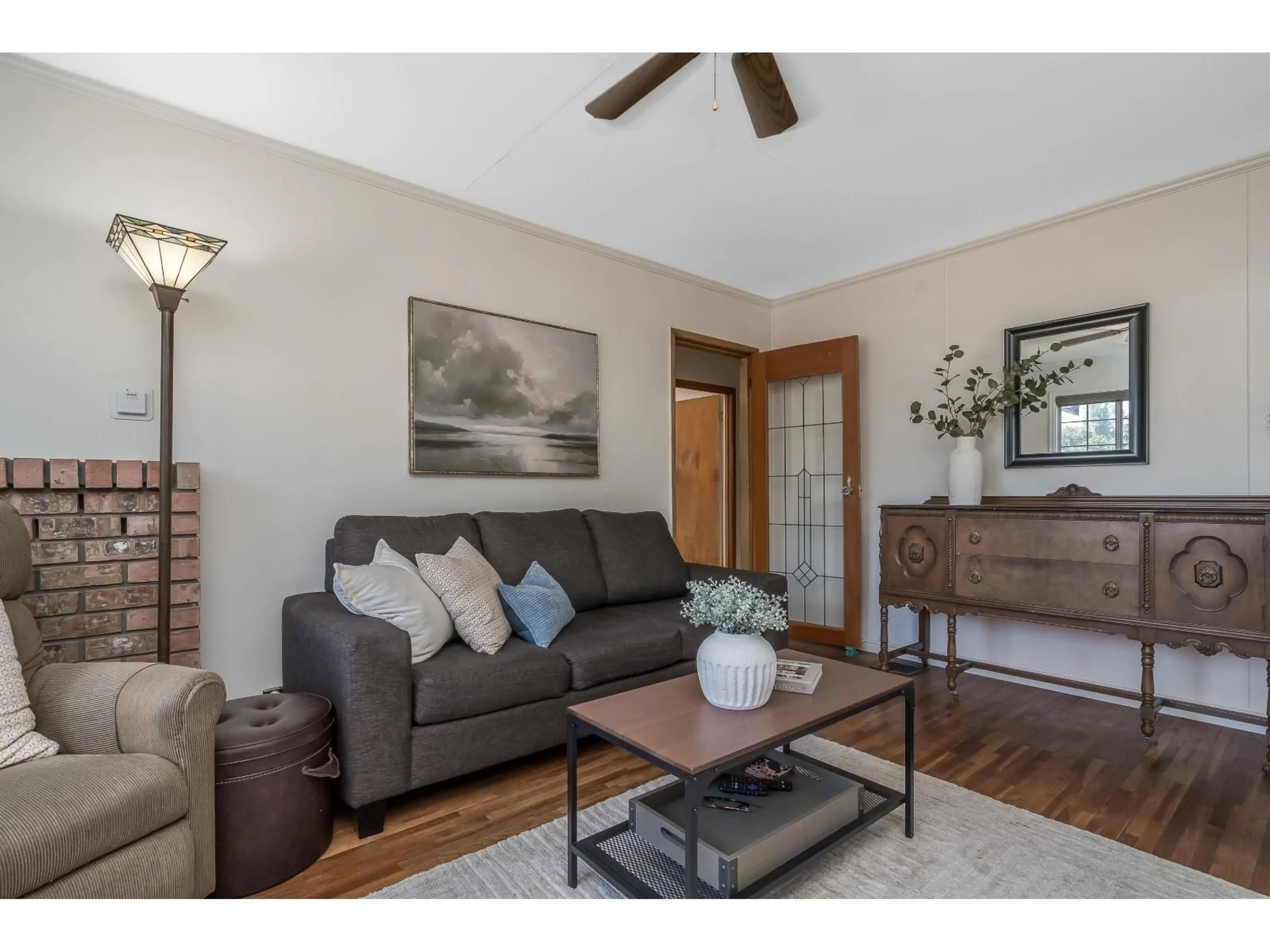 Living room with furniture, wood/laminate floor for 8992 ROYAL STREET, Langley British Columbia V1M2R9