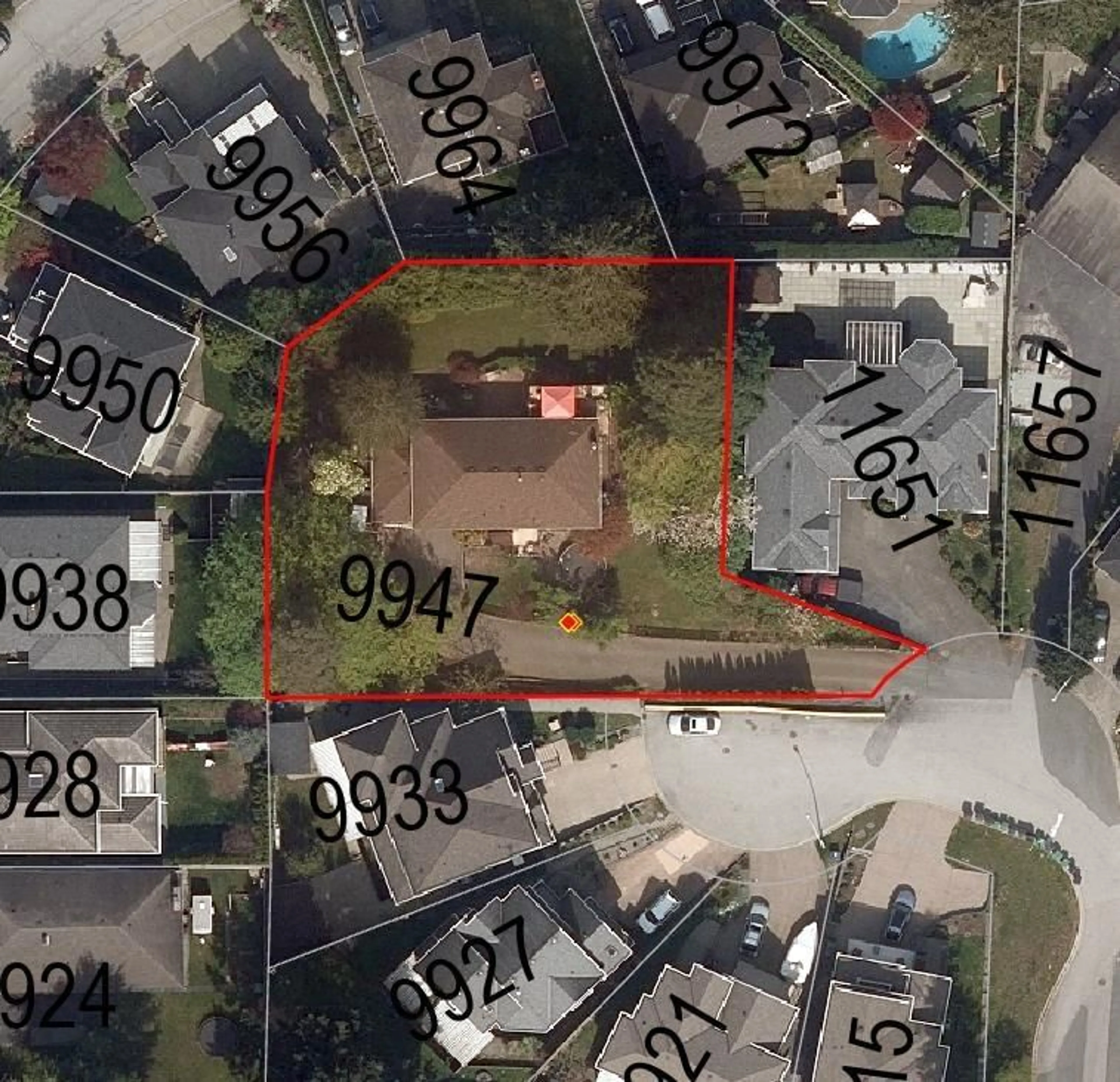 A pic from outside/outdoor area/front of a property/back of a property/a pic from drone, street for 9947 116A STREET, Surrey British Columbia V3V7K5