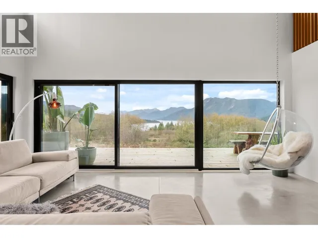 6400 CROWSTON ROAD, Sechelt 5