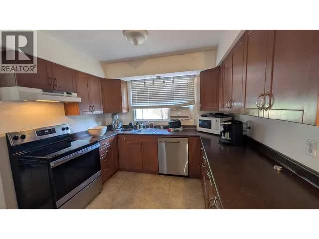 7207 IMPERIAL CRESCENT, Prince George 3