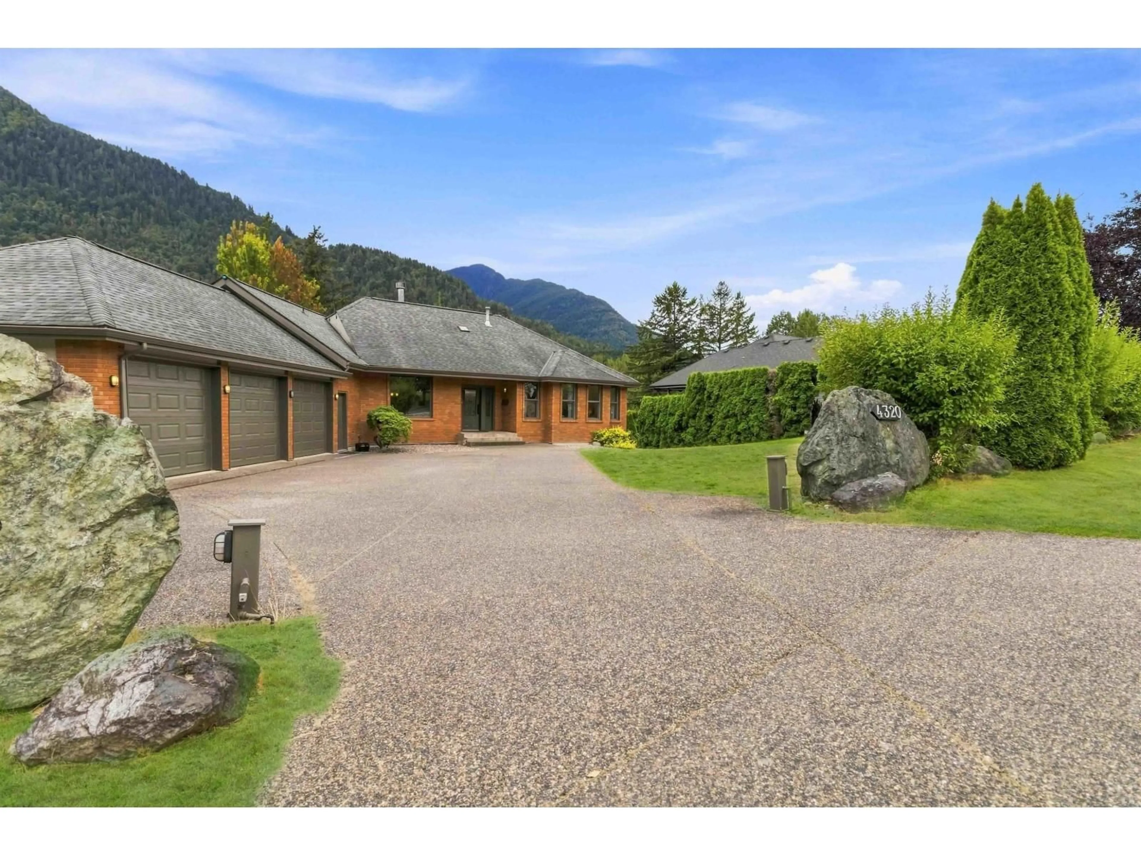 A pic from outside/outdoor area/front of a property/back of a property/a pic from drone, mountain view for 4320 ESTATE DRIVE, Sardis - Chwk River Valley British Columbia V2R3B4