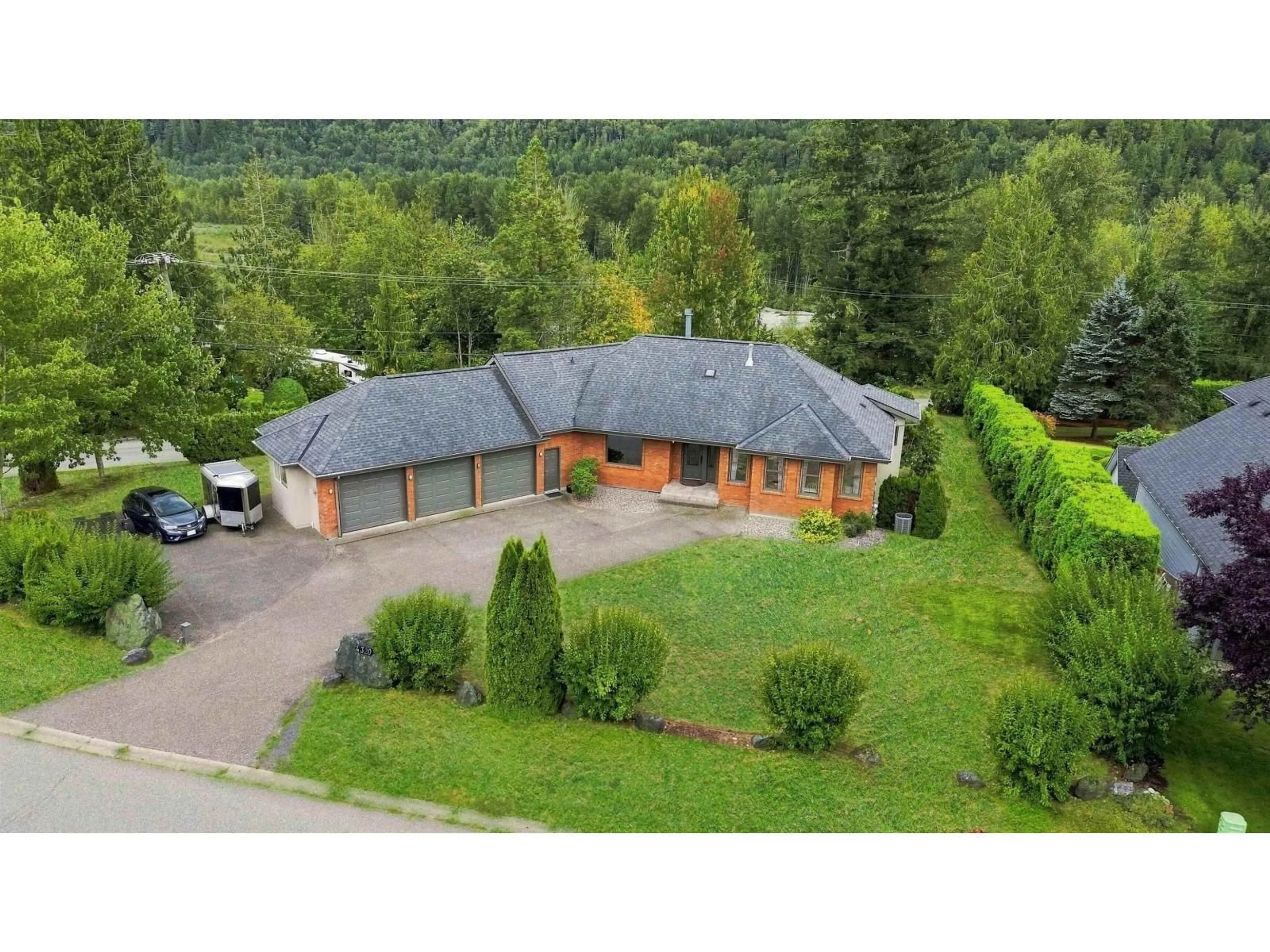 A pic from outside/outdoor area/front of a property/back of a property/a pic from drone, unknown for 4320 ESTATE DRIVE, Sardis - Chwk River Valley British Columbia V2R3B4