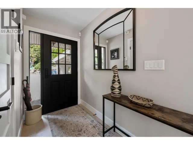 6240 ST. GEORGES AVENUE, West Vancouver 2
