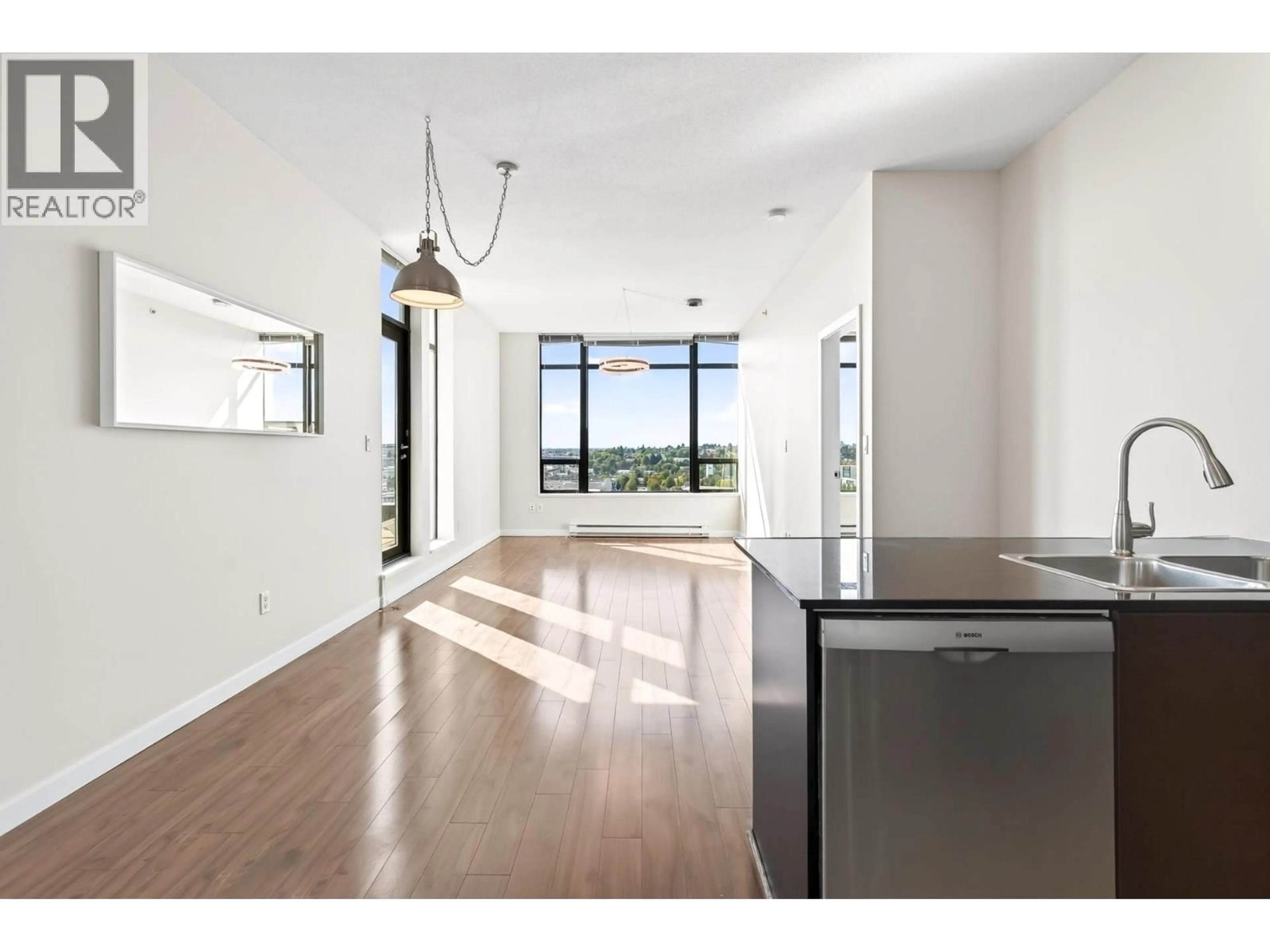Open concept kitchen, unknown for 2102 - 4178 DAWSON STREET, Burnaby British Columbia V5C0A1