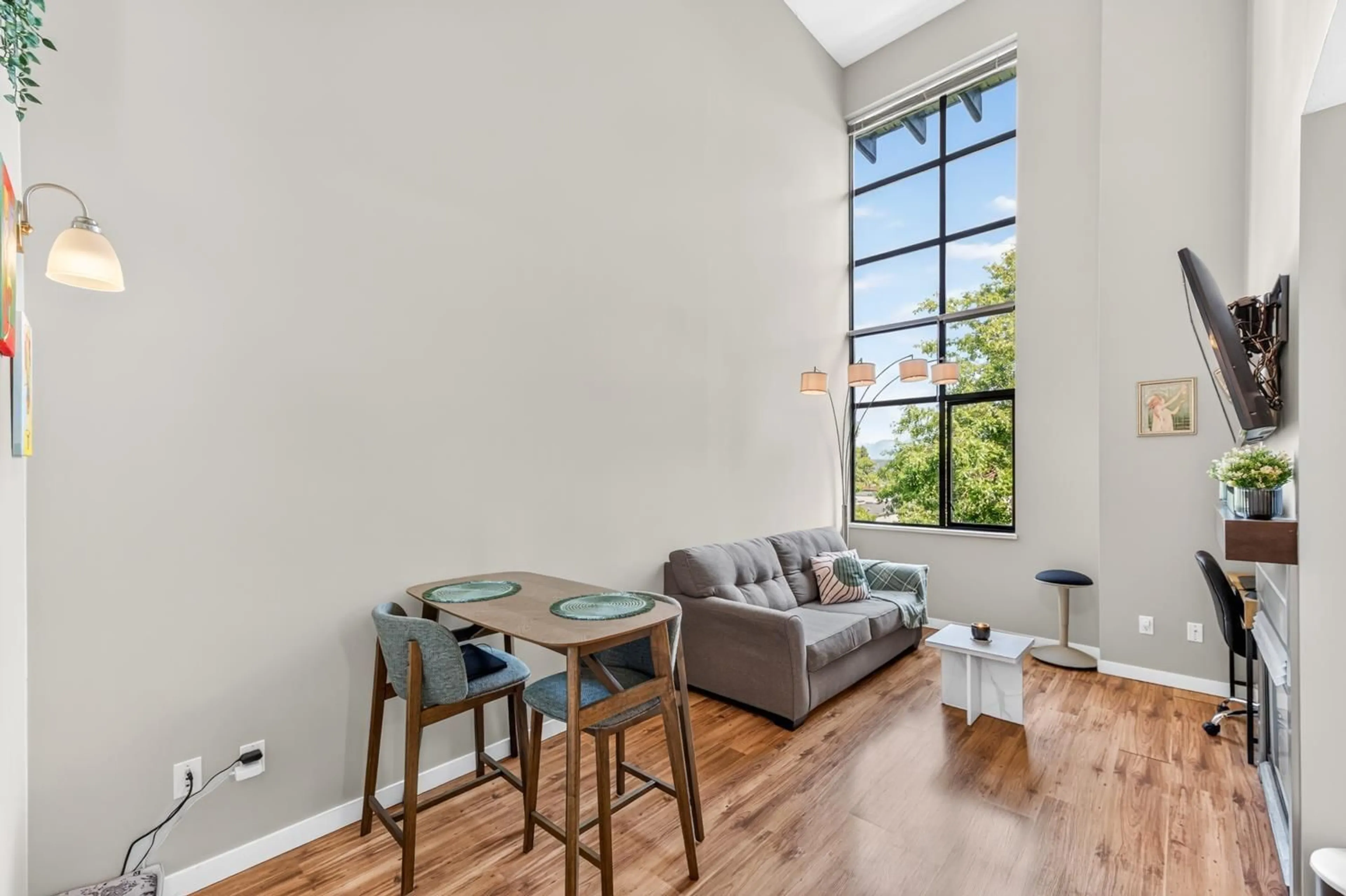Unknown for 416 - 10866 CITY PARKWAY, Surrey British Columbia V3T5W9