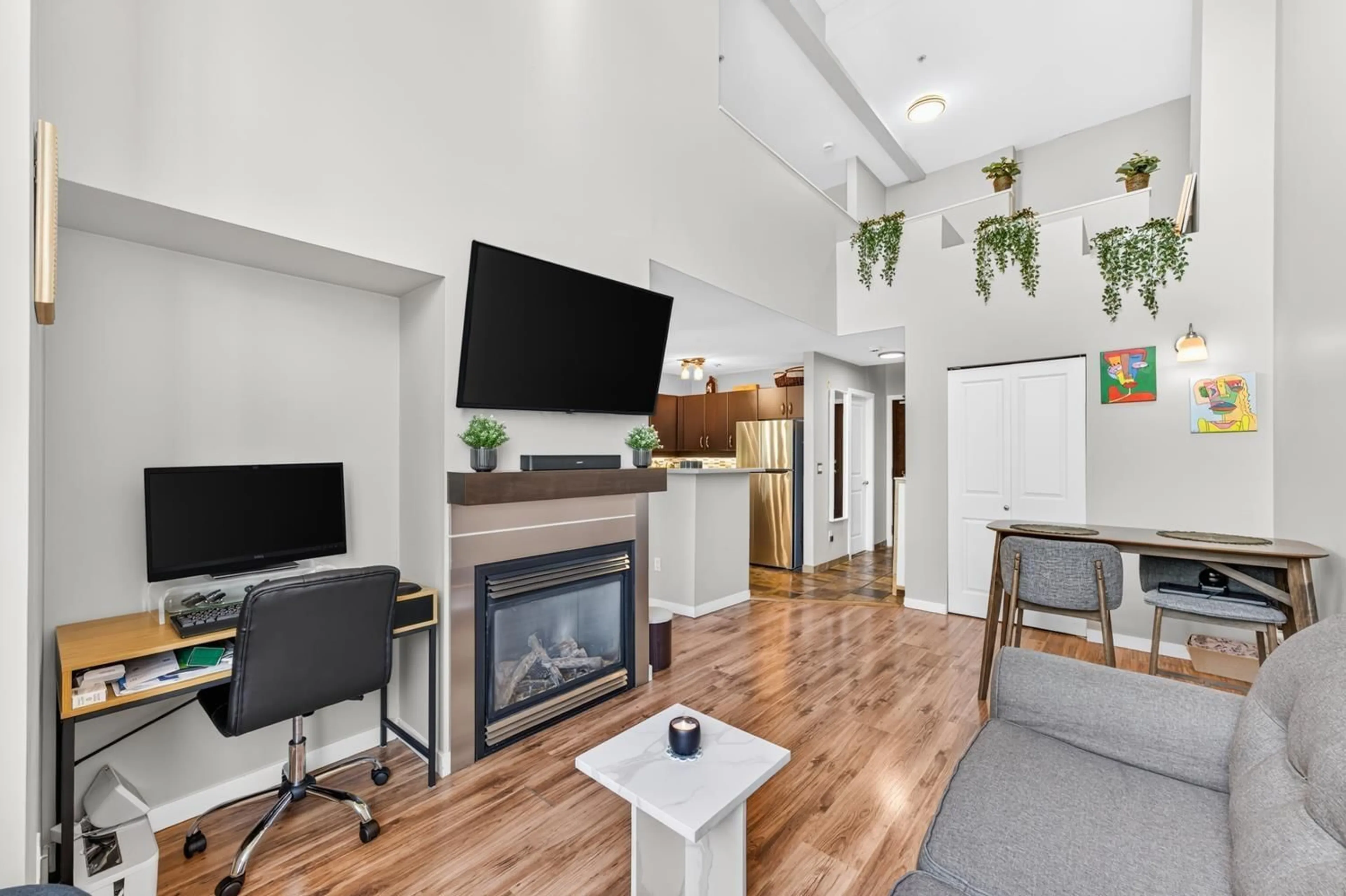 Unknown for 416 - 10866 CITY PARKWAY, Surrey British Columbia V3T5W9