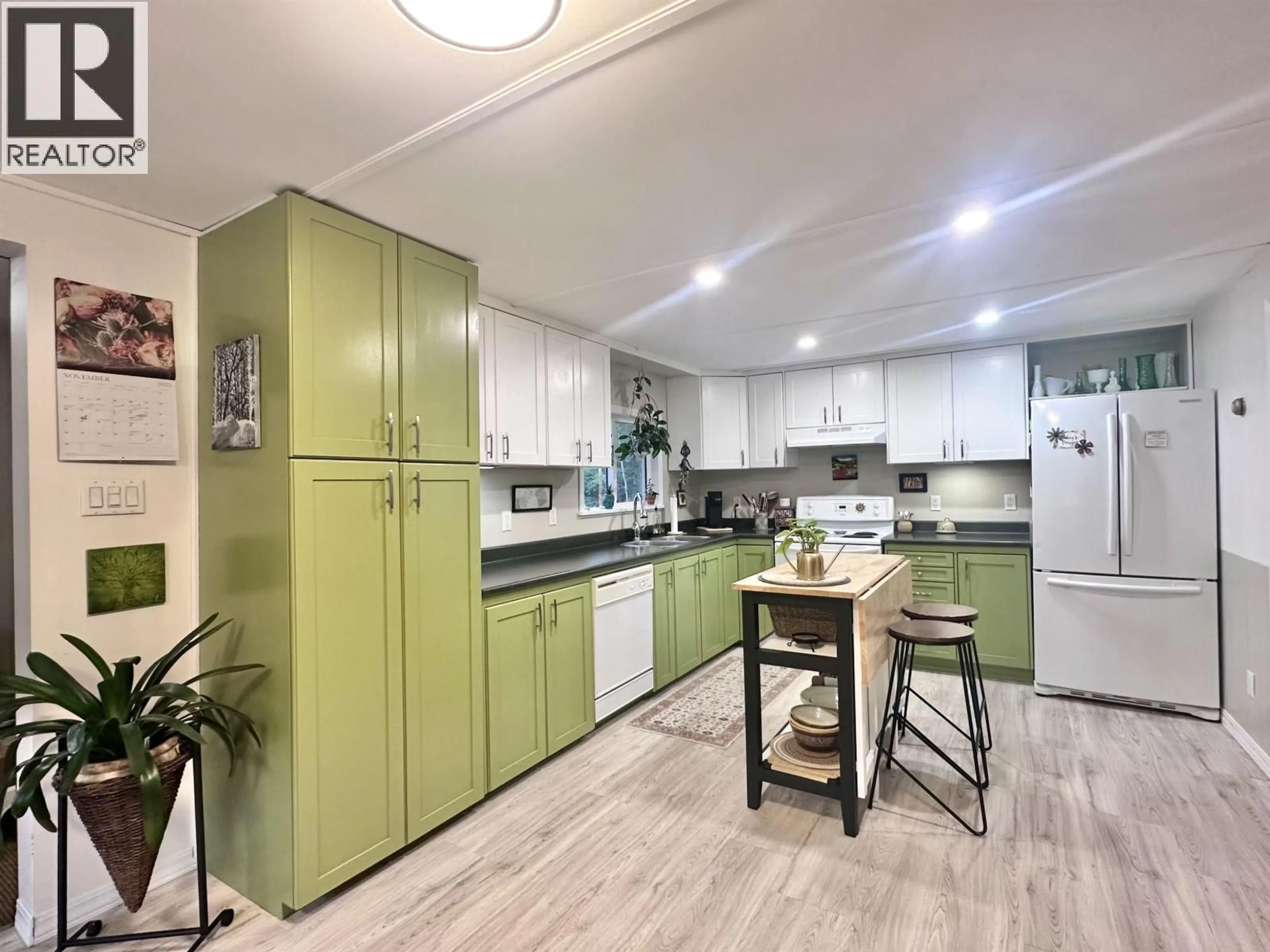 Open concept kitchen, unknown for 310 MOUNTAIN VIEW ROAD, McBride British Columbia V0J2E0