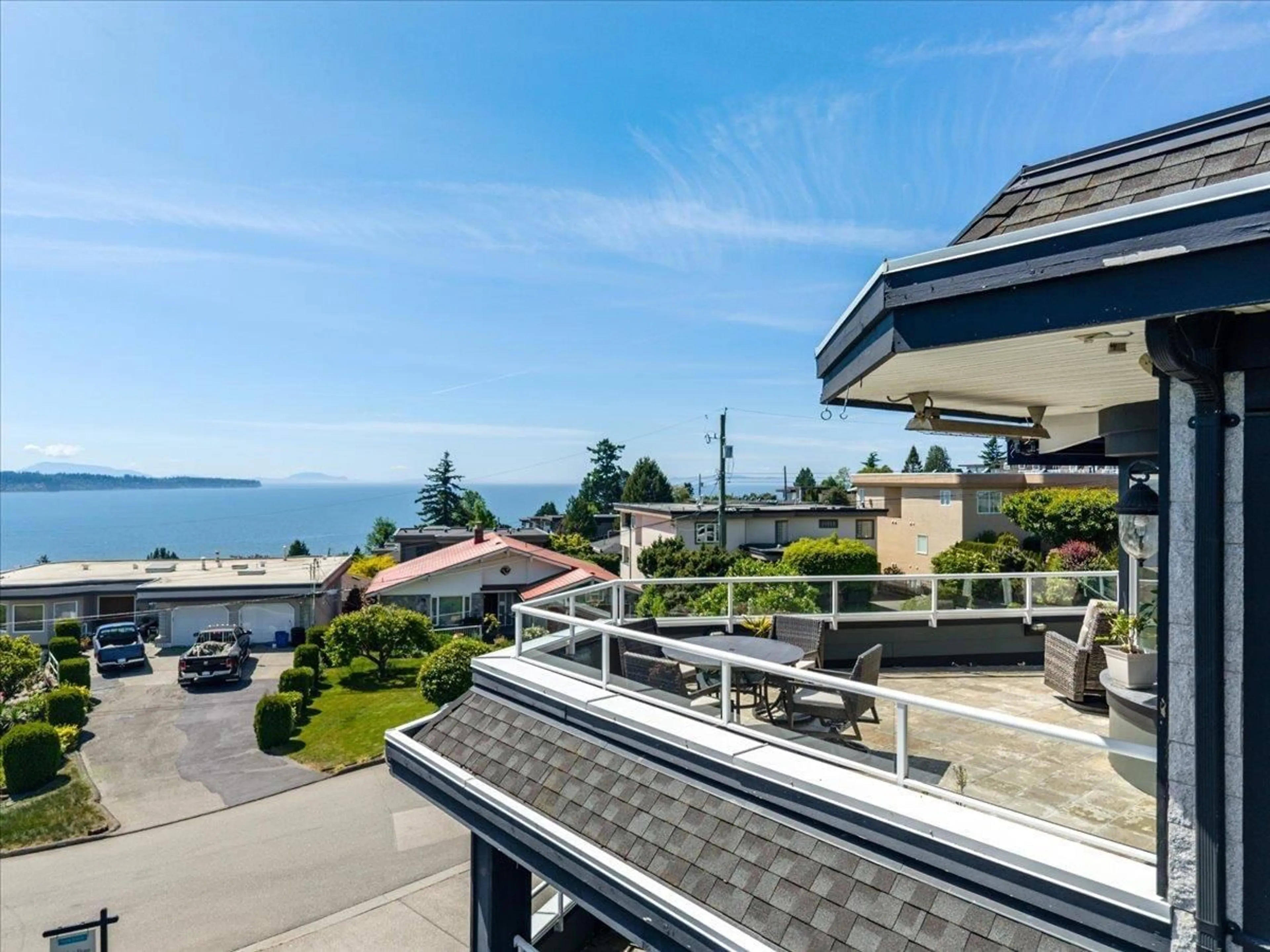 Patio, water/lake/river/ocean view for 1087 FINLAY STREET, White Rock British Columbia V4B4K7