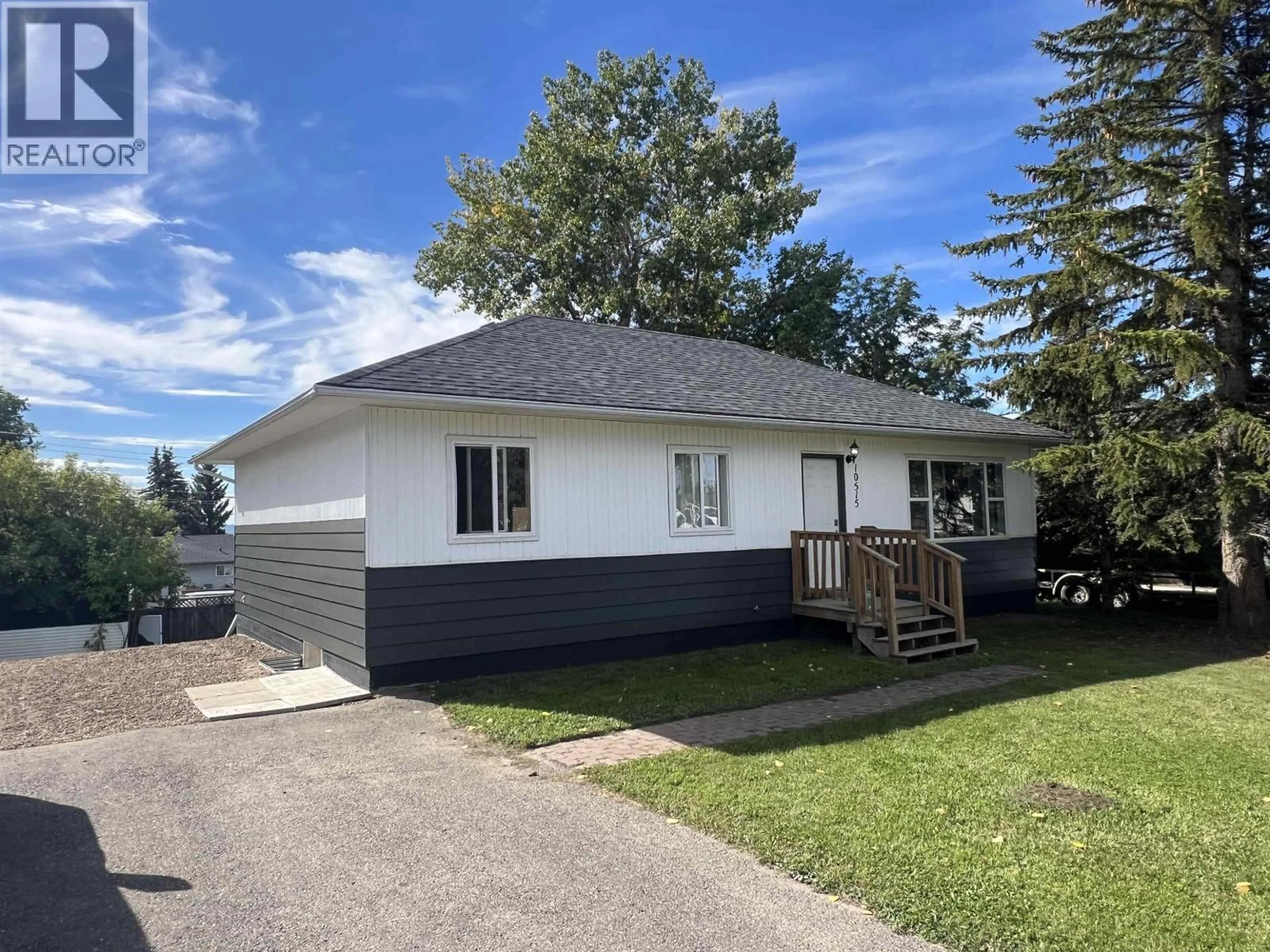 Home with vinyl exterior material, unknown for 10515 104 AVENUE, Fort St. John British Columbia V1J8E1