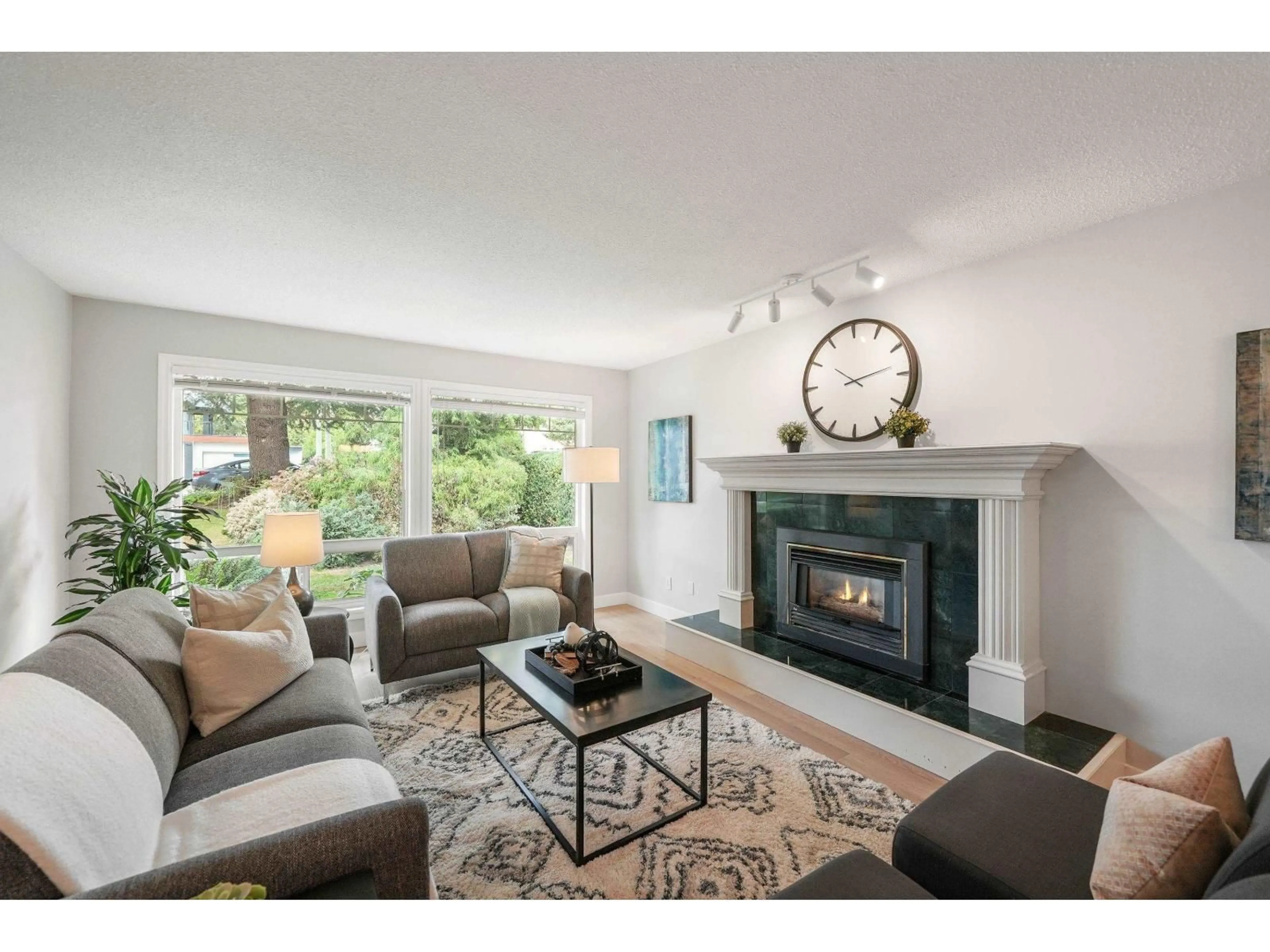 Living room with furniture, unknown for 18096 61A AVENUE, Surrey British Columbia V3S5V8