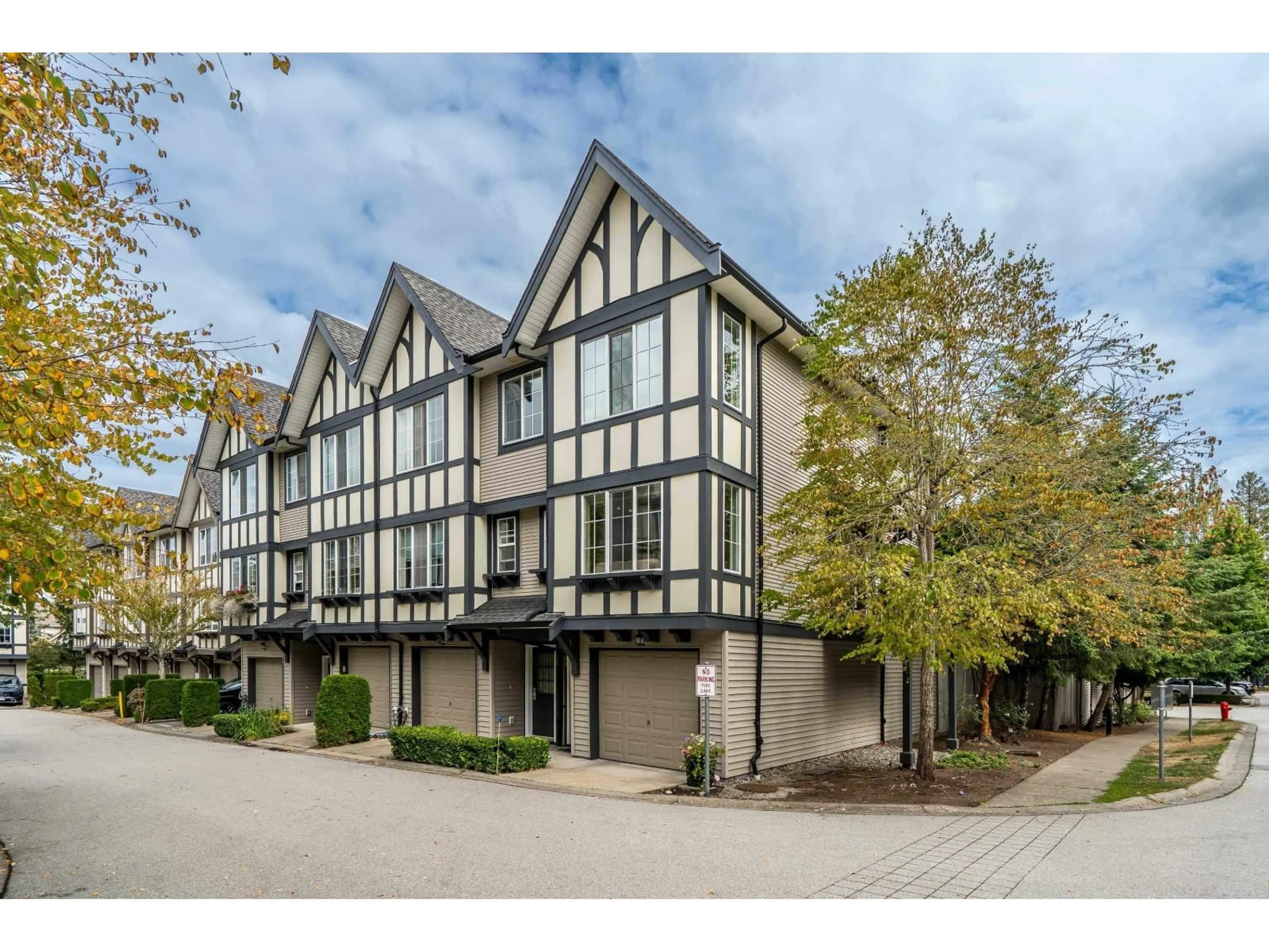 Unknown for 33 - 20875 80 AVENUE, Langley British Columbia V2Y2Y1