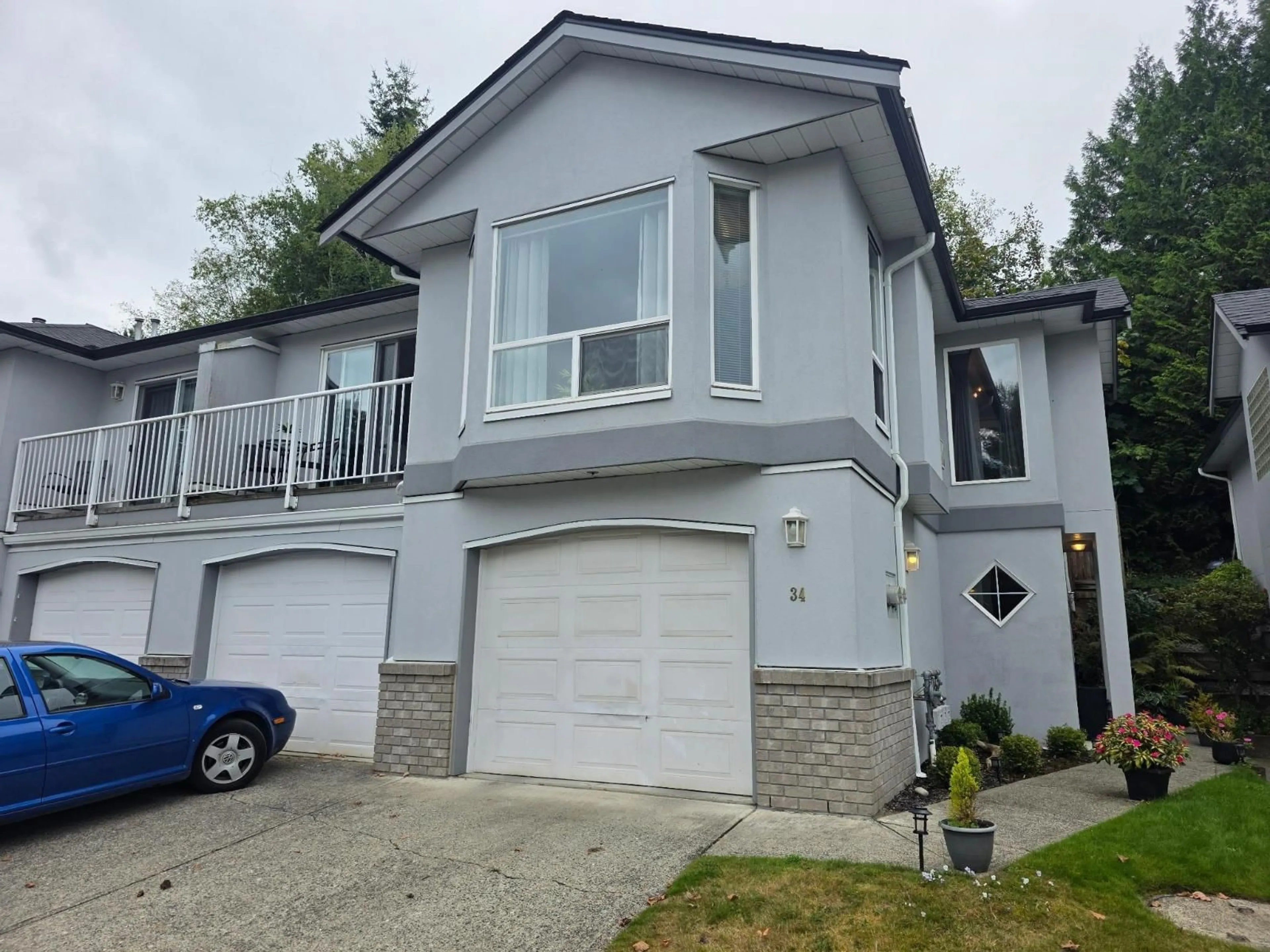 Home with vinyl exterior material, street for 34 - 3902 LATIMER STREET, Abbotsford British Columbia V2S7L5