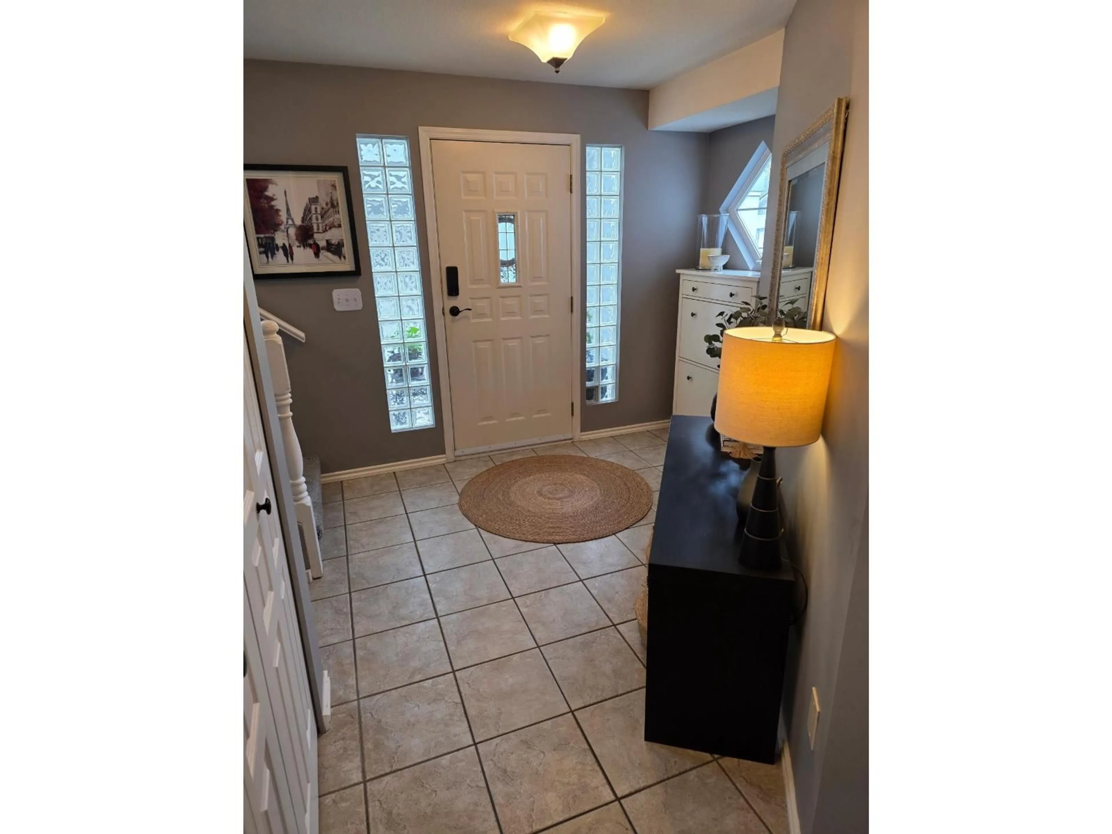 Indoor entryway for 34 - 3902 LATIMER STREET, Abbotsford British Columbia V2S7L5