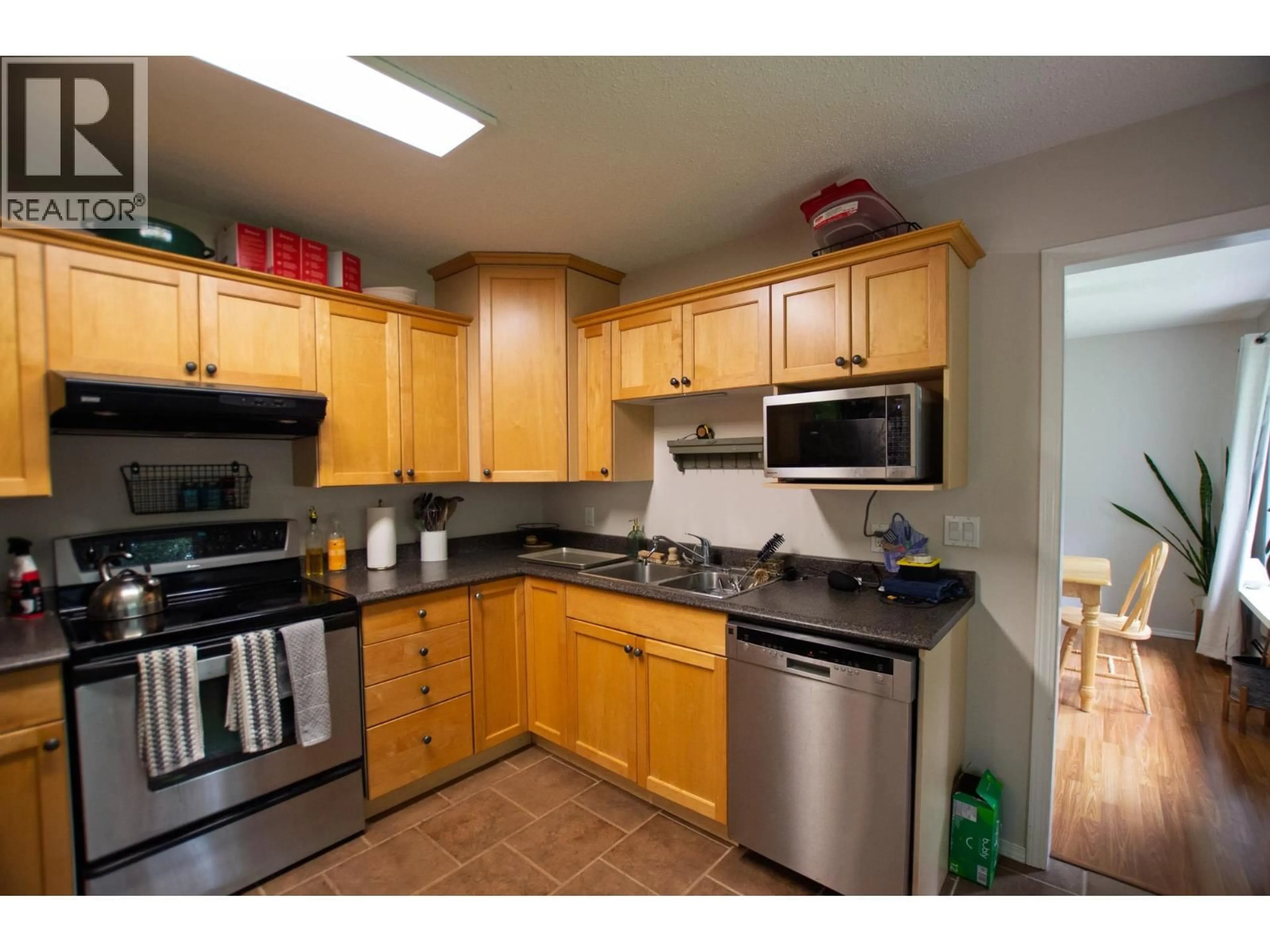 Standard kitchen, unknown for 3175 WALLACE CRESCENT, Prince George British Columbia V2K3V5