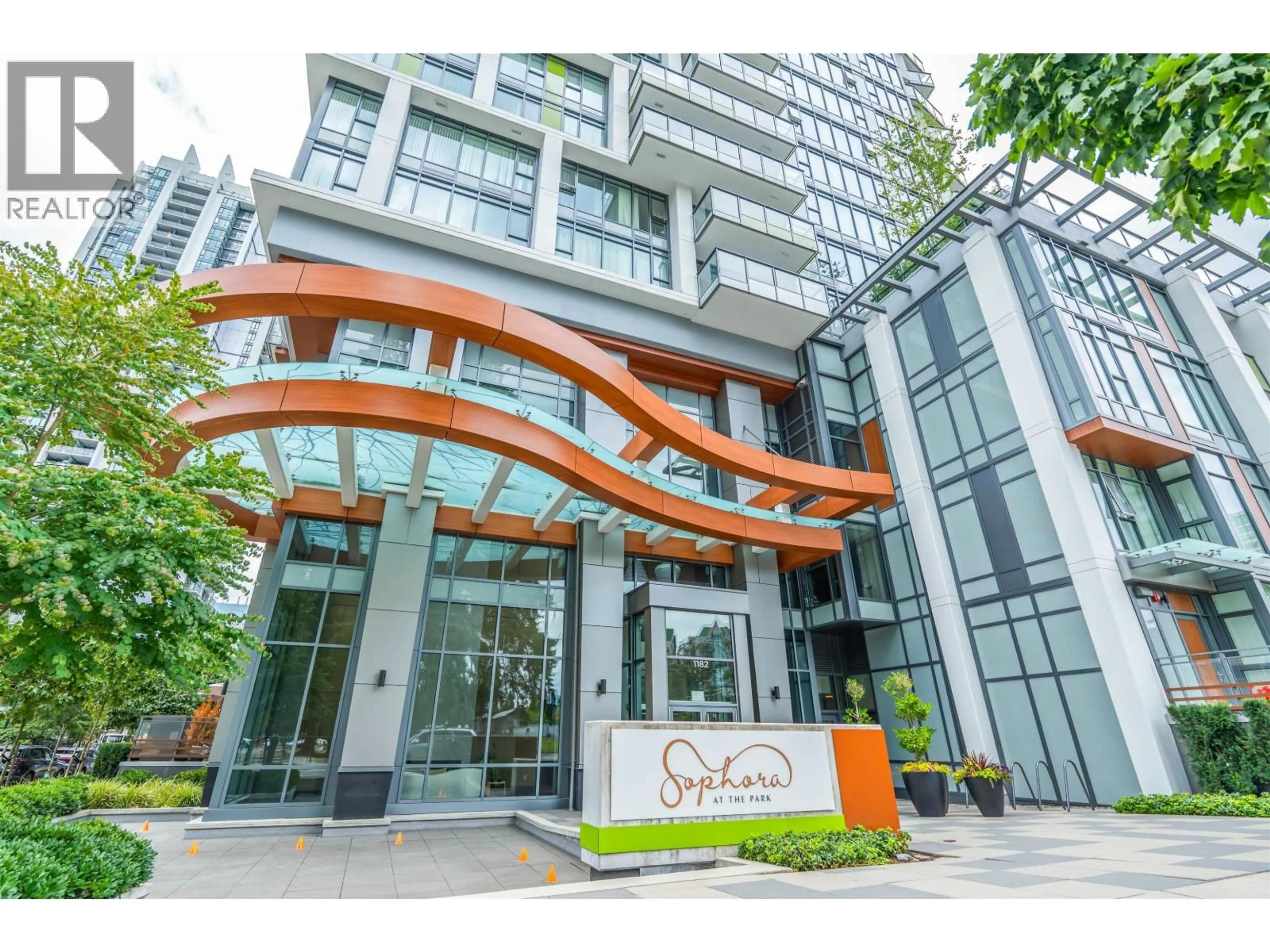 Indoor foyer for 1904 - 1182 WESTWOOD STREET, Coquitlam British Columbia V3B0T9