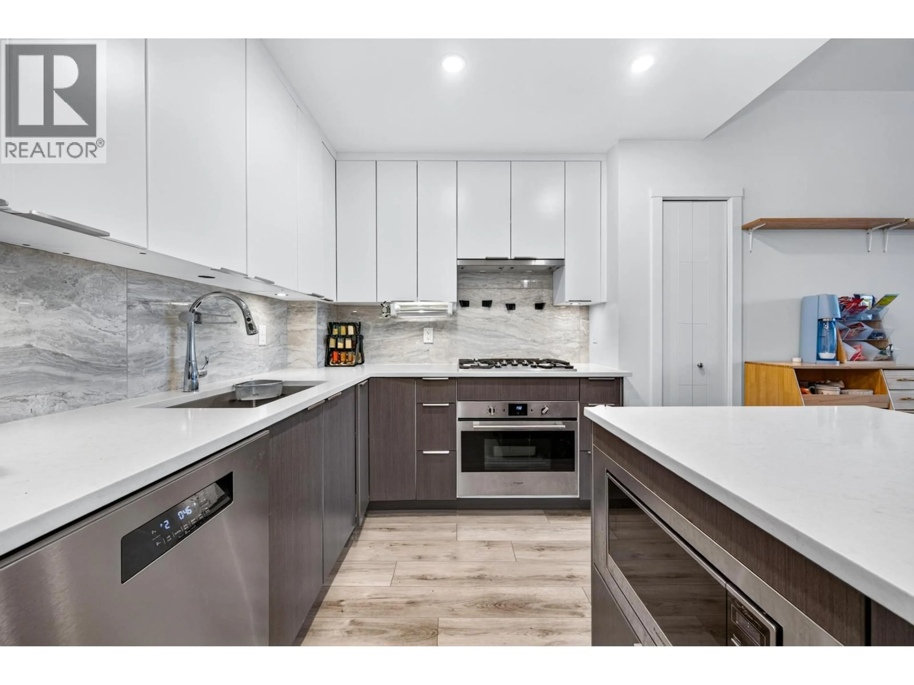 Open concept kitchen, unknown for 401 - 11639 227 STREET, Maple Ridge British Columbia V2X9B2