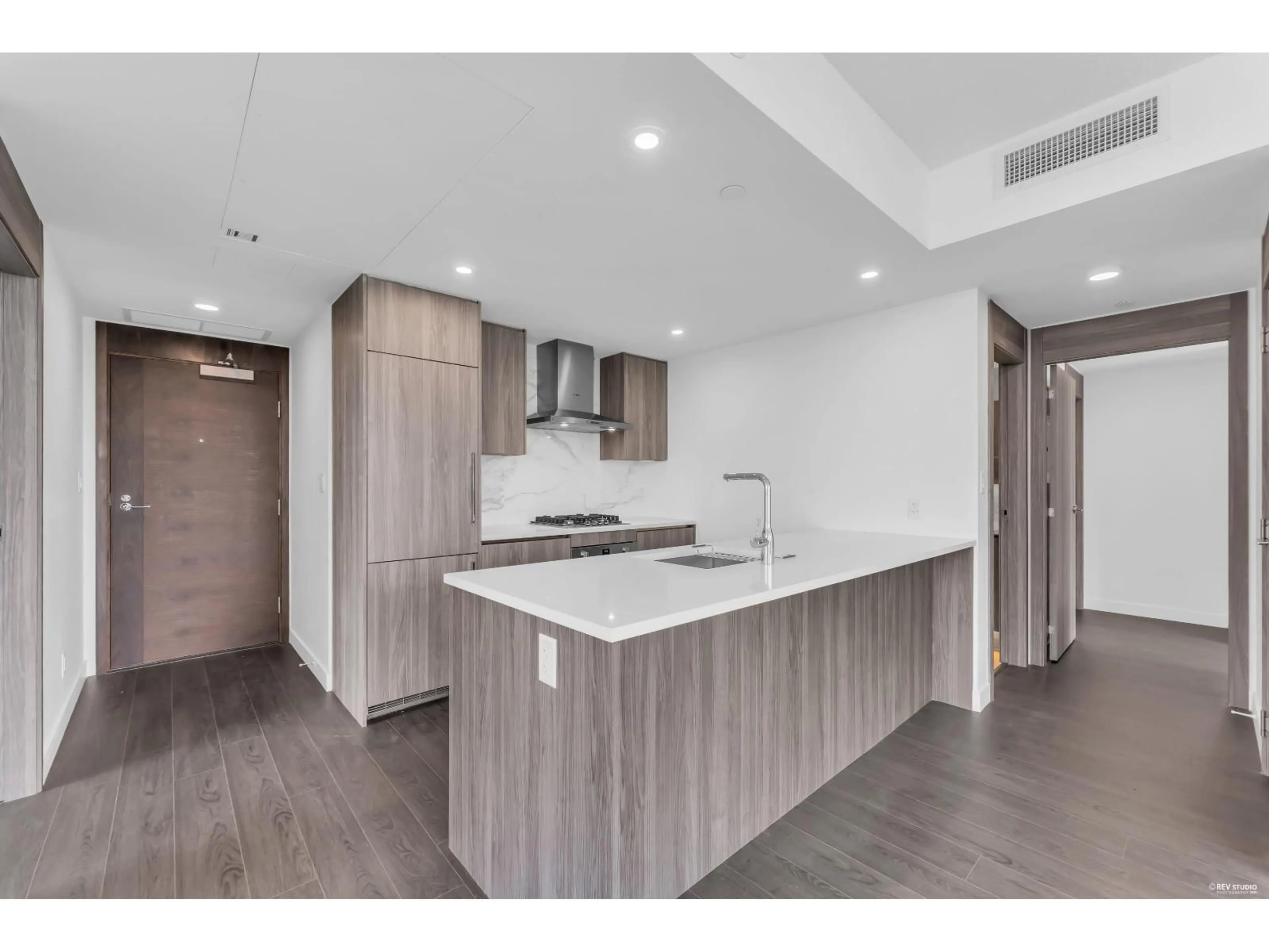 Open concept kitchen, unknown for 1307 - 13768 100 AVENUE, Surrey British Columbia V3T0V2