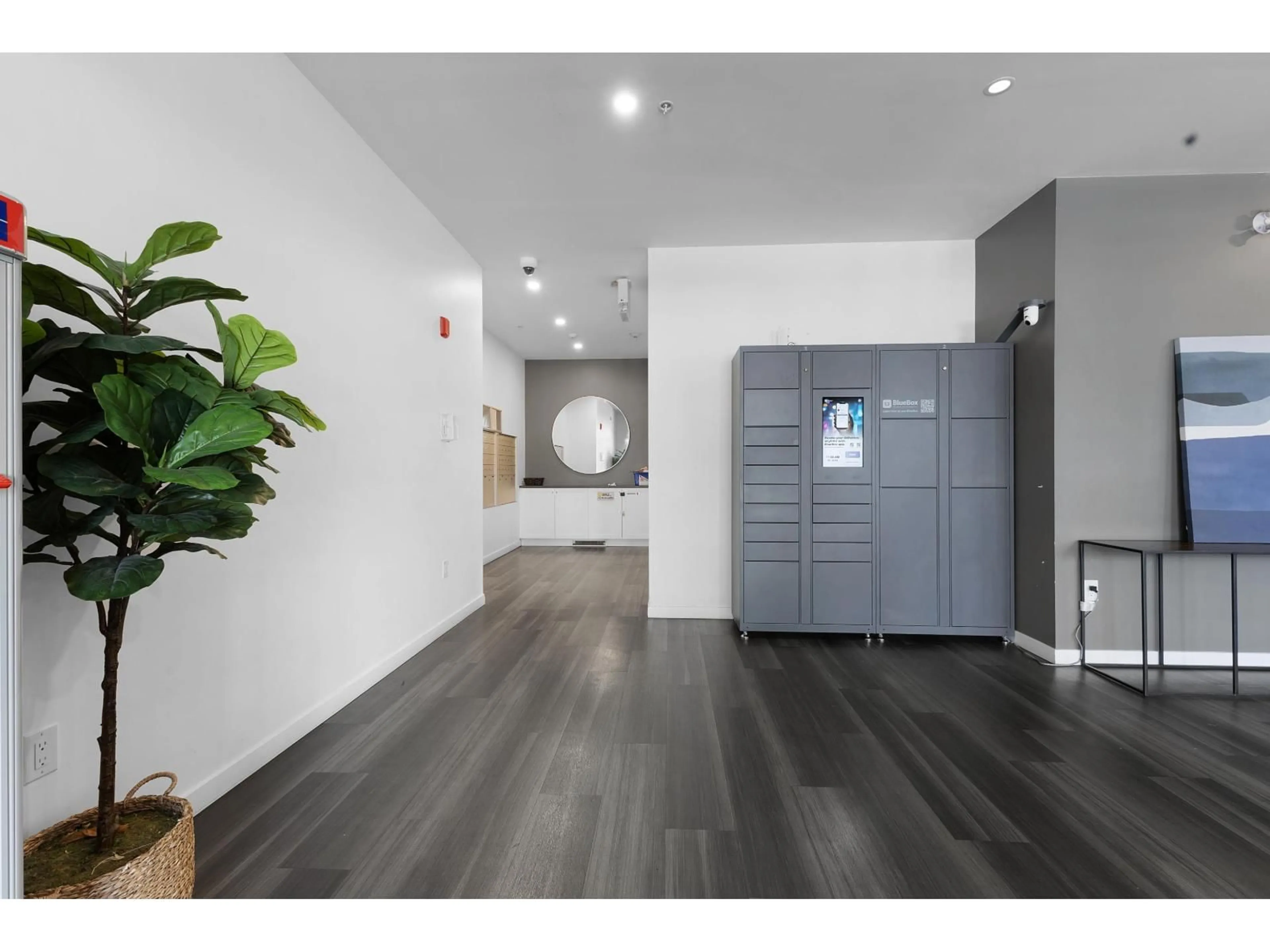 Indoor foyer for 106 - 13628 81A AVENUE, Surrey British Columbia V3W3E2