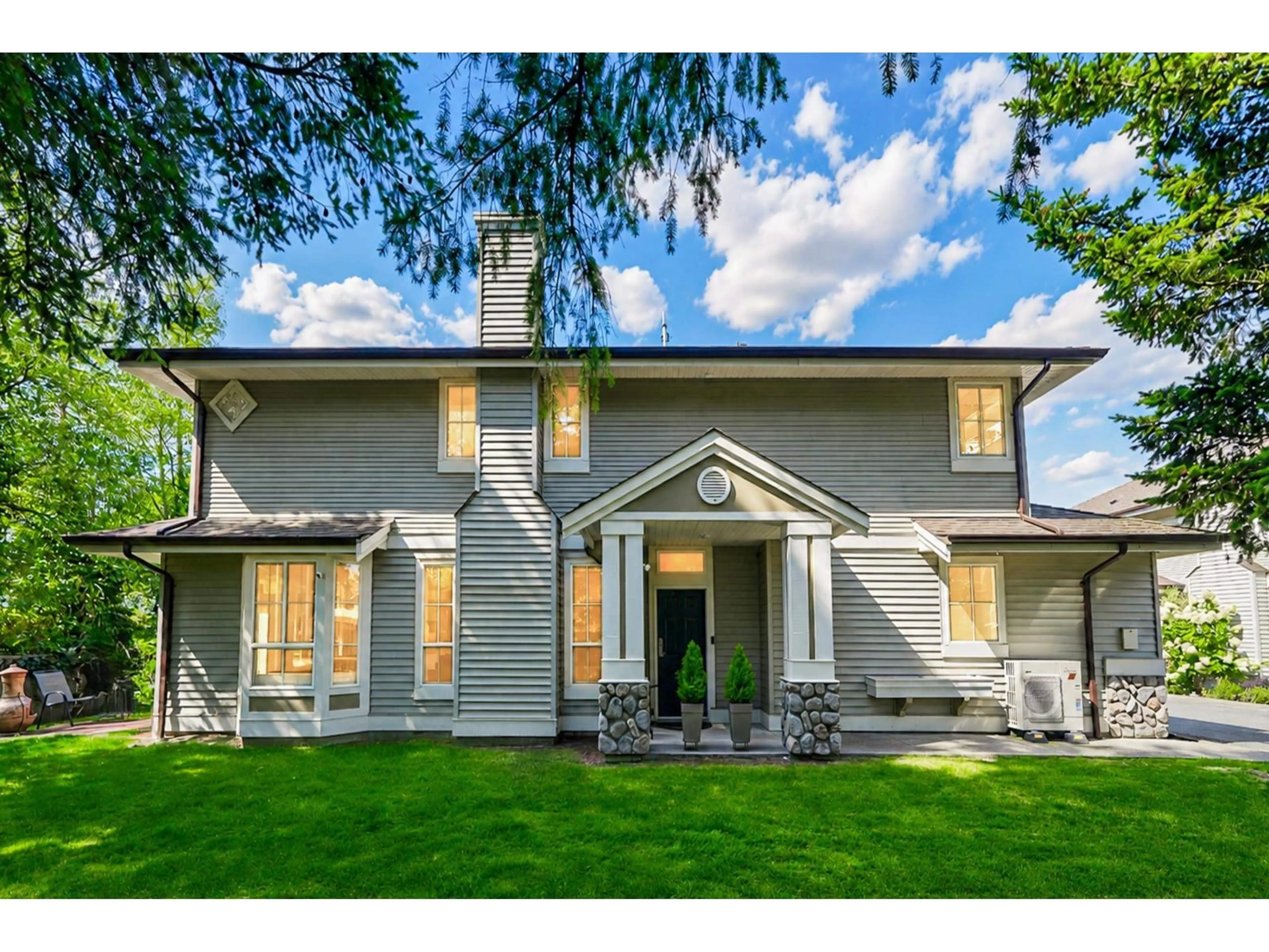 Home with vinyl exterior material, unknown for 18 - 6950 120 STREET, Surrey British Columbia V3W3M7