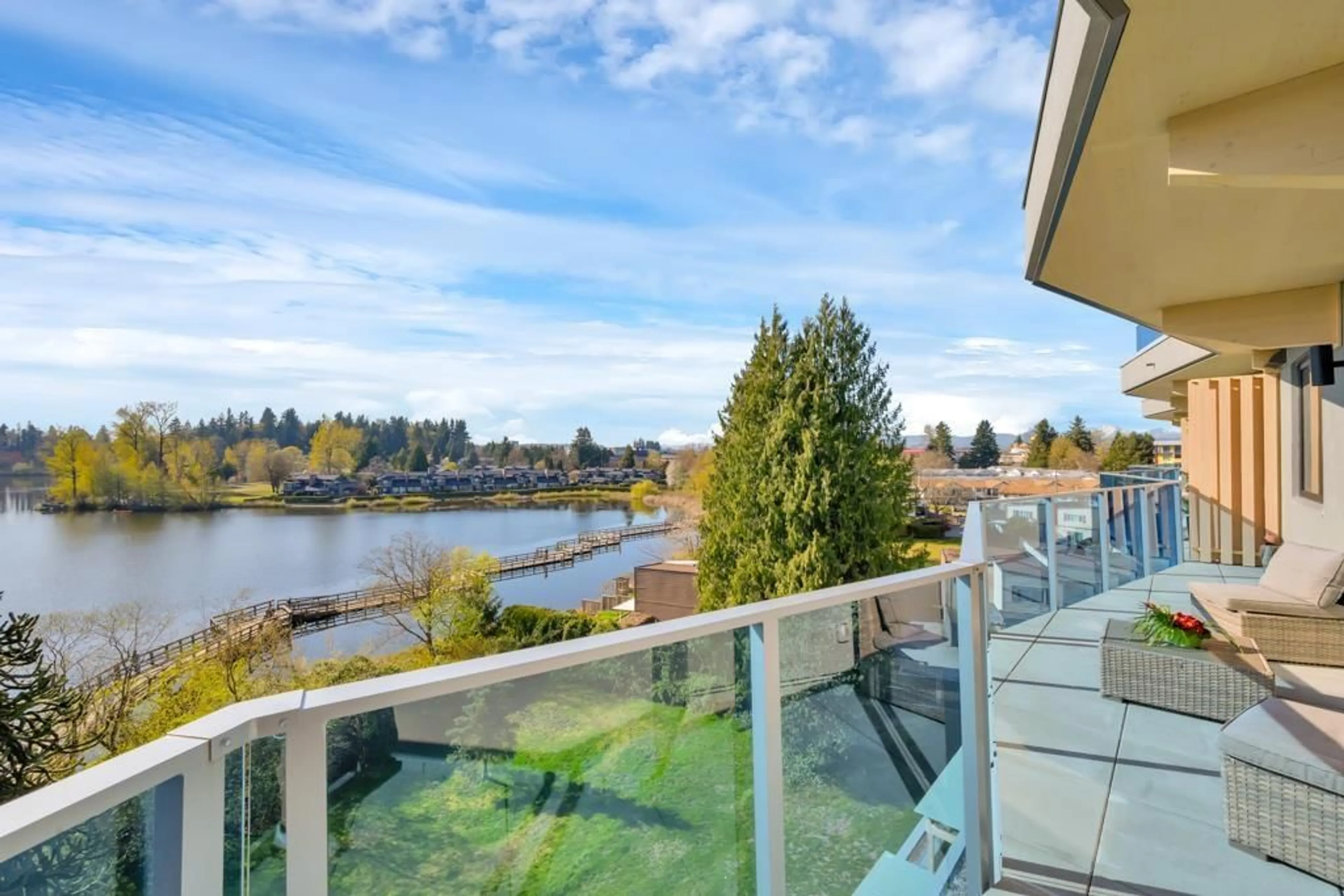 Patio, water/lake/river/ocean view for 505 - 33160 PLAXTON CRESCENT, Abbotsford British Columbia V2S0N6