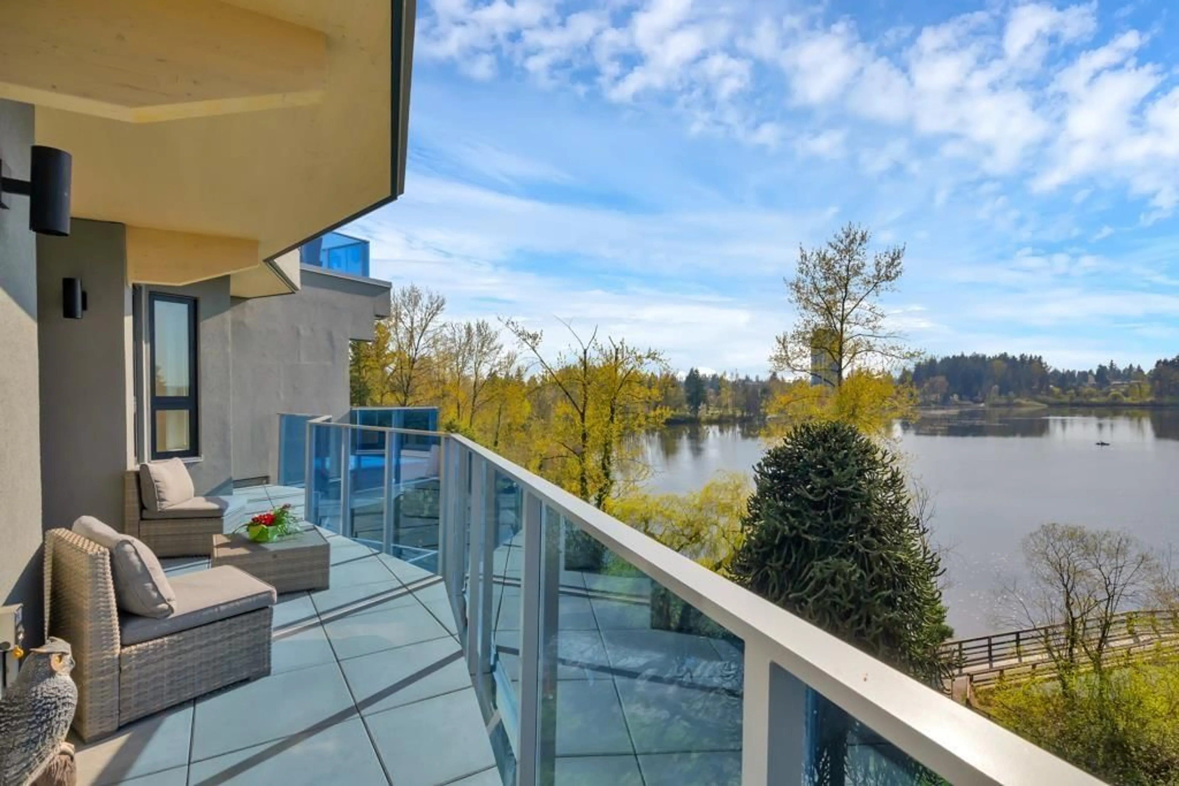 Balcony in the apartment, water/lake/river/ocean view for 505 - 33160 PLAXTON CRESCENT, Abbotsford British Columbia V2S0N6