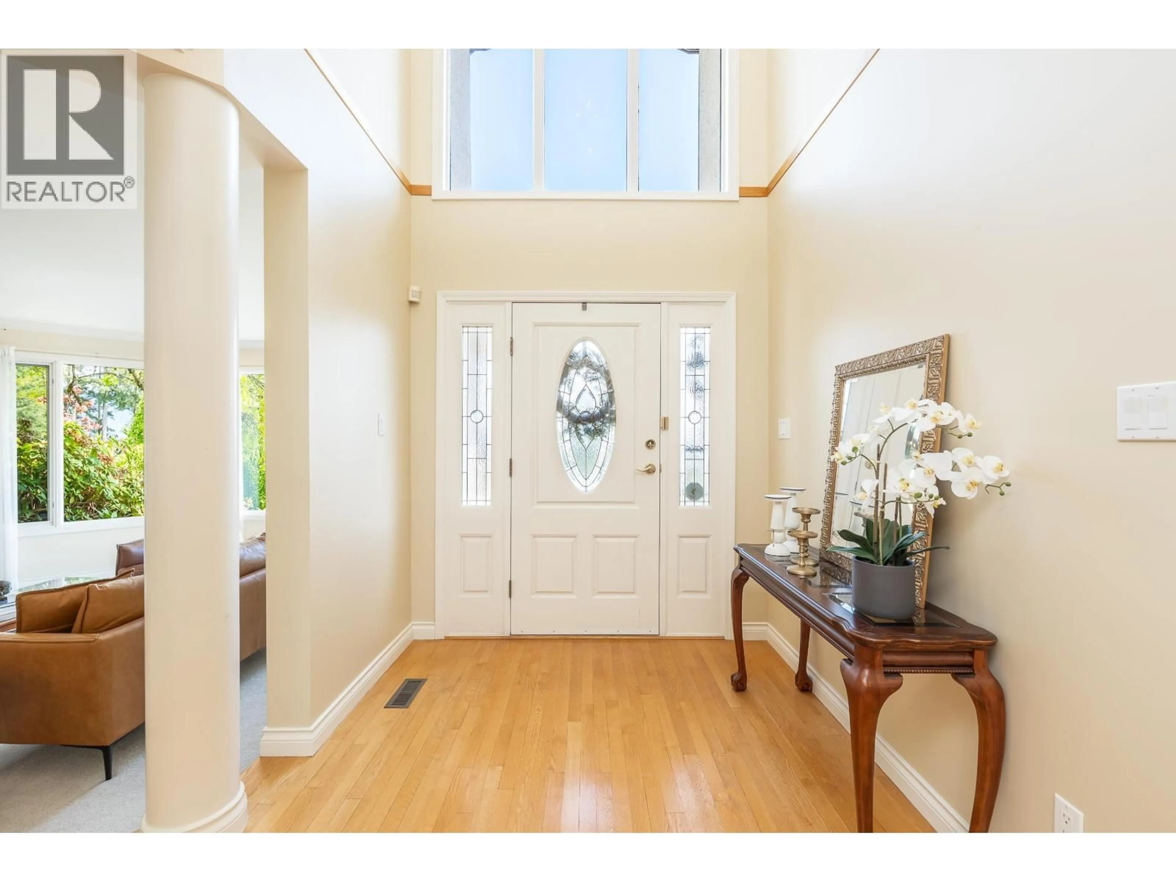 Indoor entryway for 4153 QUARRY COURT, North Vancouver British Columbia V7K3C3