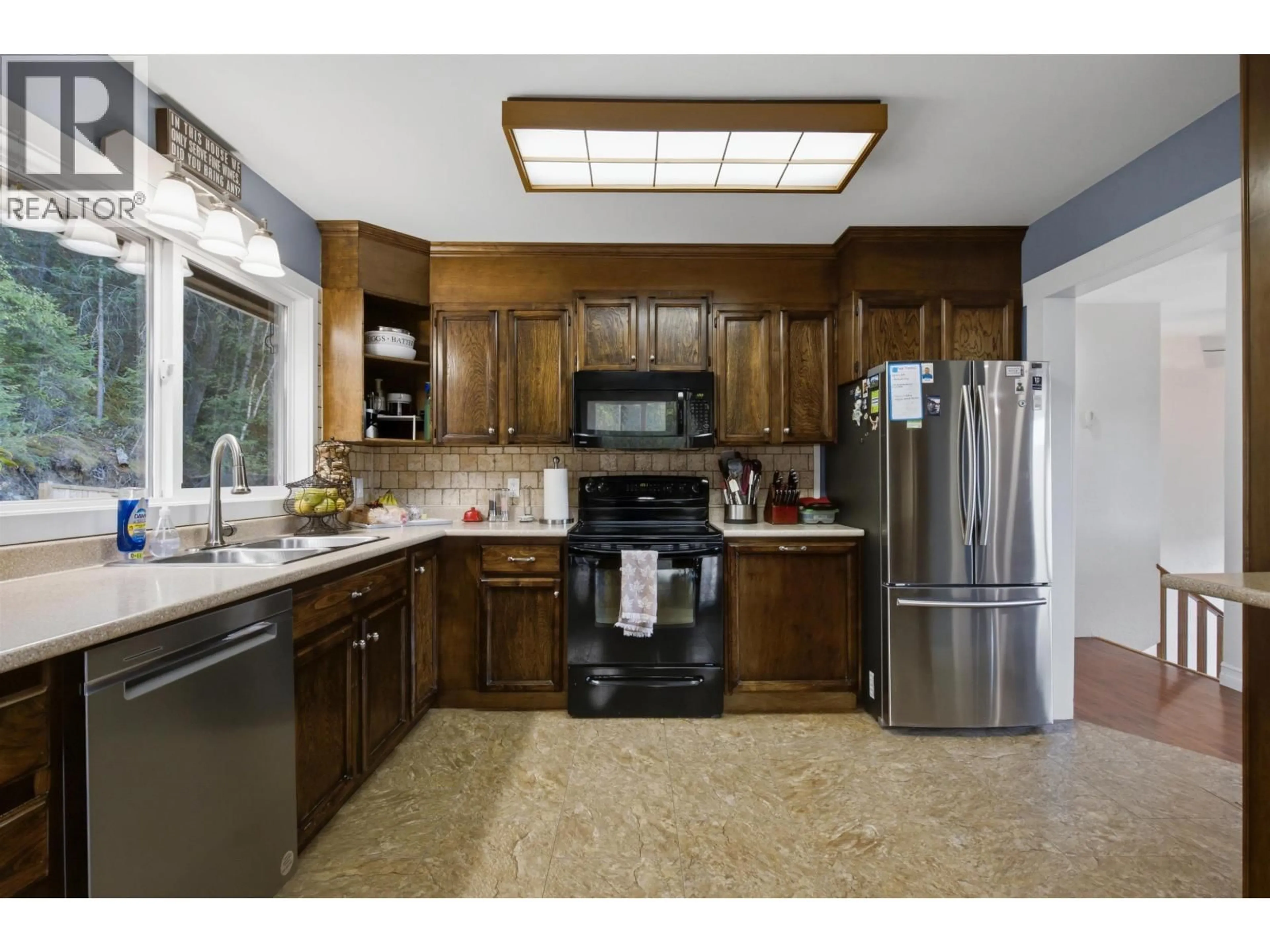 Standard kitchen, ceramic/tile floor for 305 HAZEL STREET, Williams Lake British Columbia V2G3C9