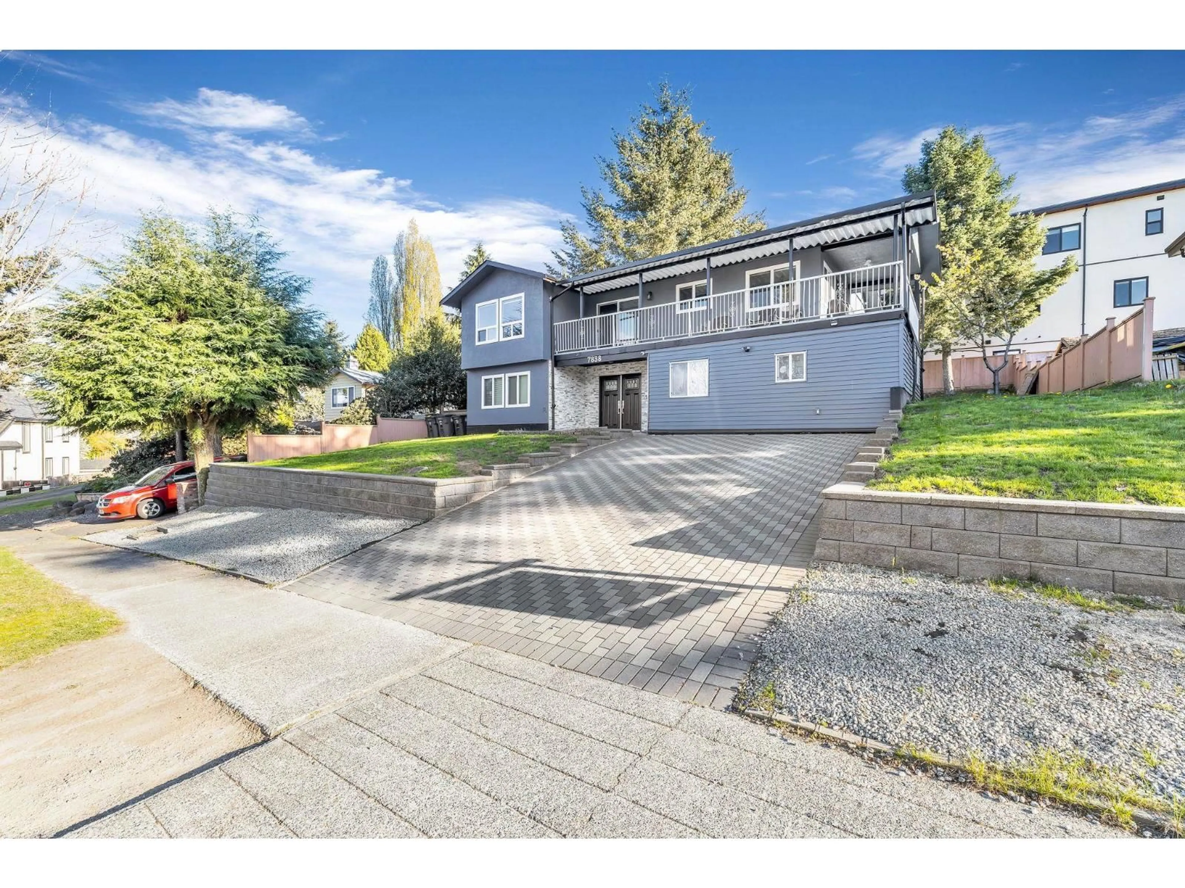 A pic from outside/outdoor area/front of a property/back of a property/a pic from drone, street for 7838 SUNCREST DRIVE, Surrey British Columbia V3W6A9