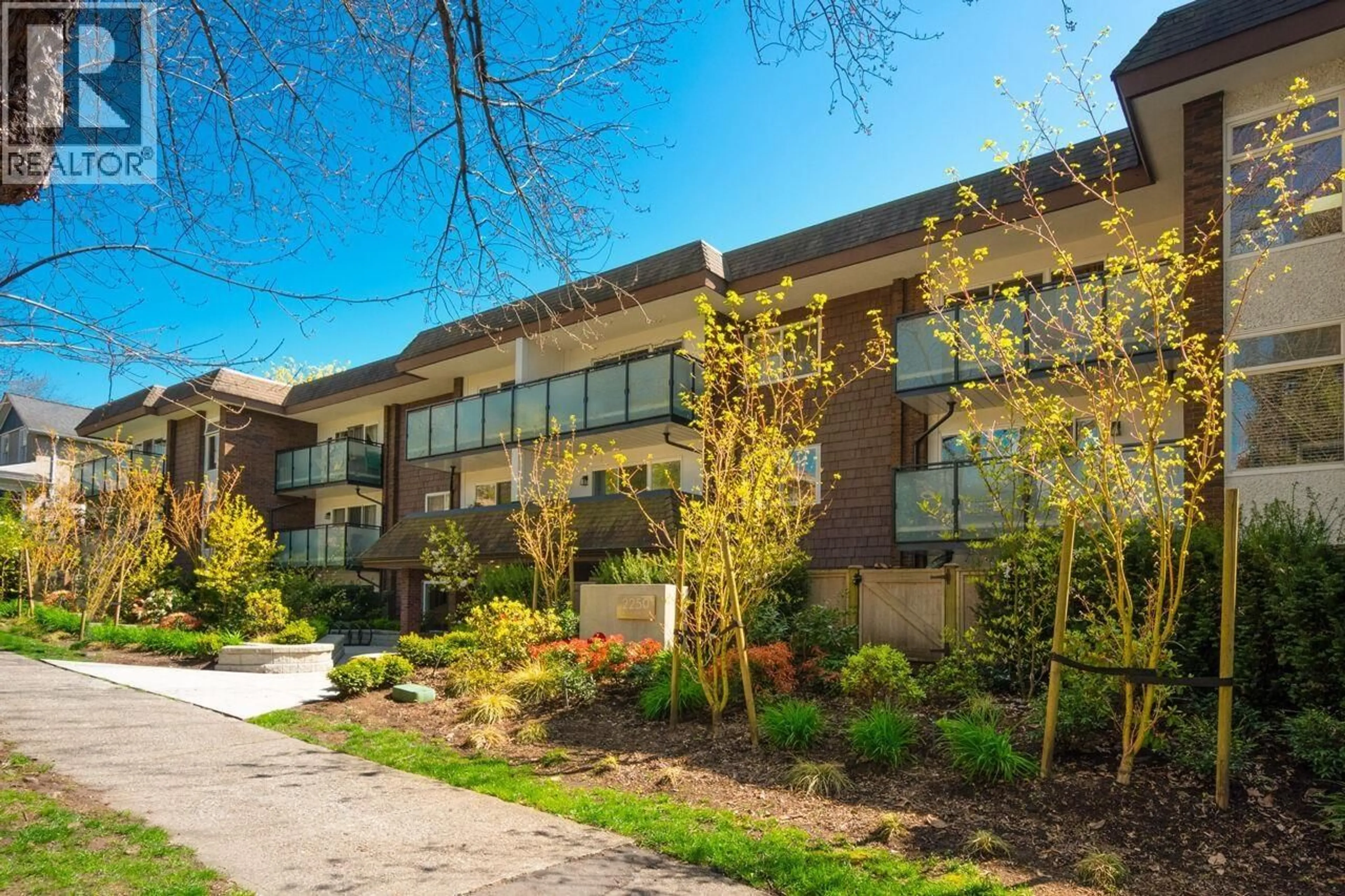 Unknown for 112 - 2250 OXFORD STREET, Vancouver British Columbia V5L1G1